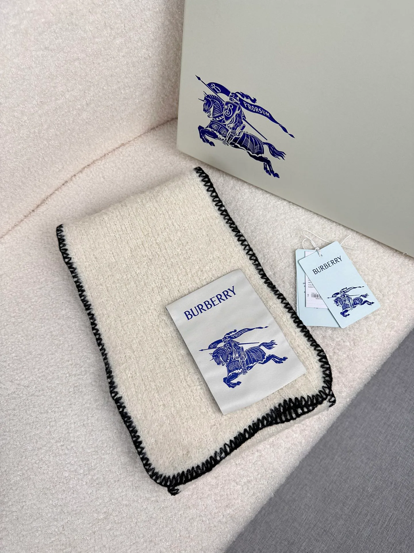 Шарфы Burberry 386924