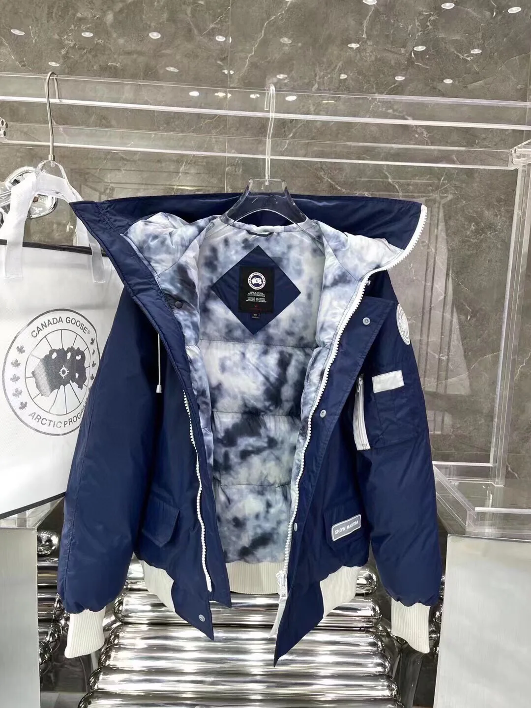 Куртки И Пуховики Женские Canada Goose 362483