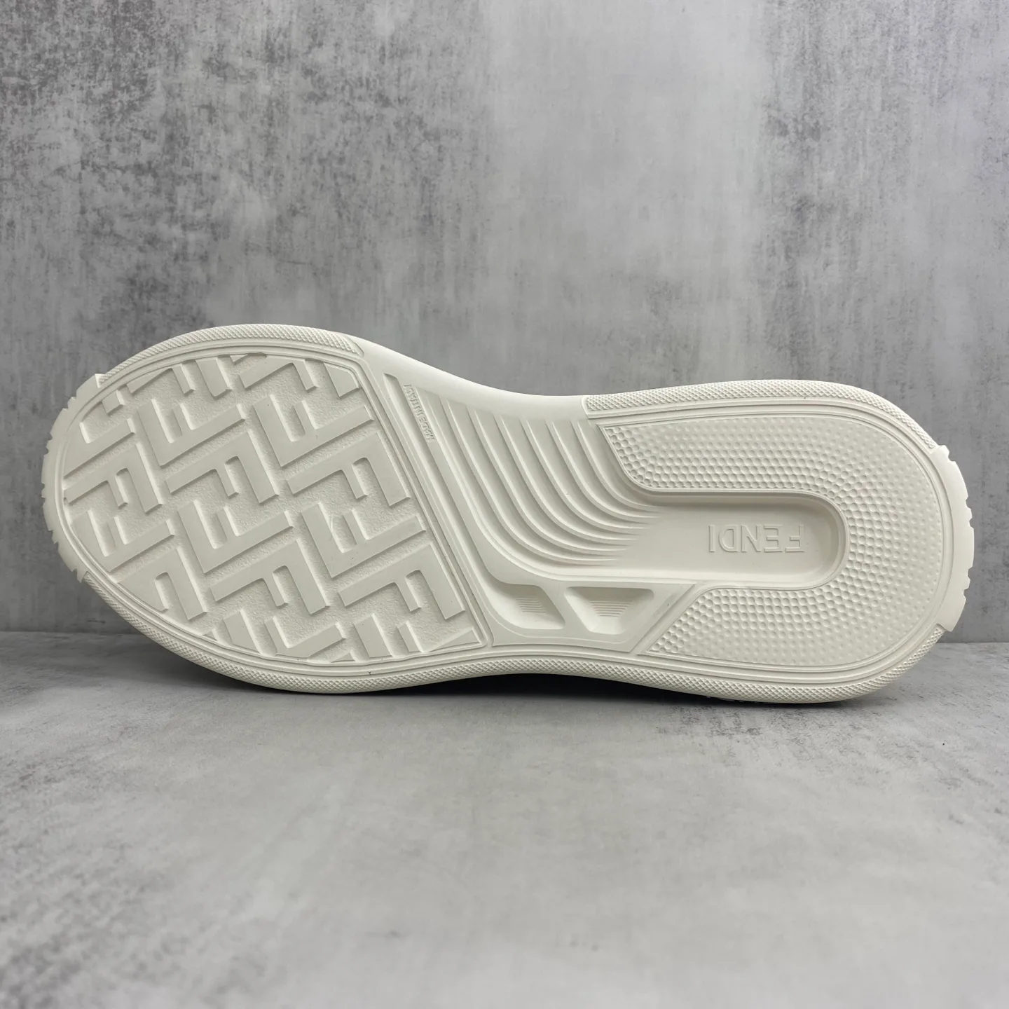 Кроссовки Мужские Fendi 275350