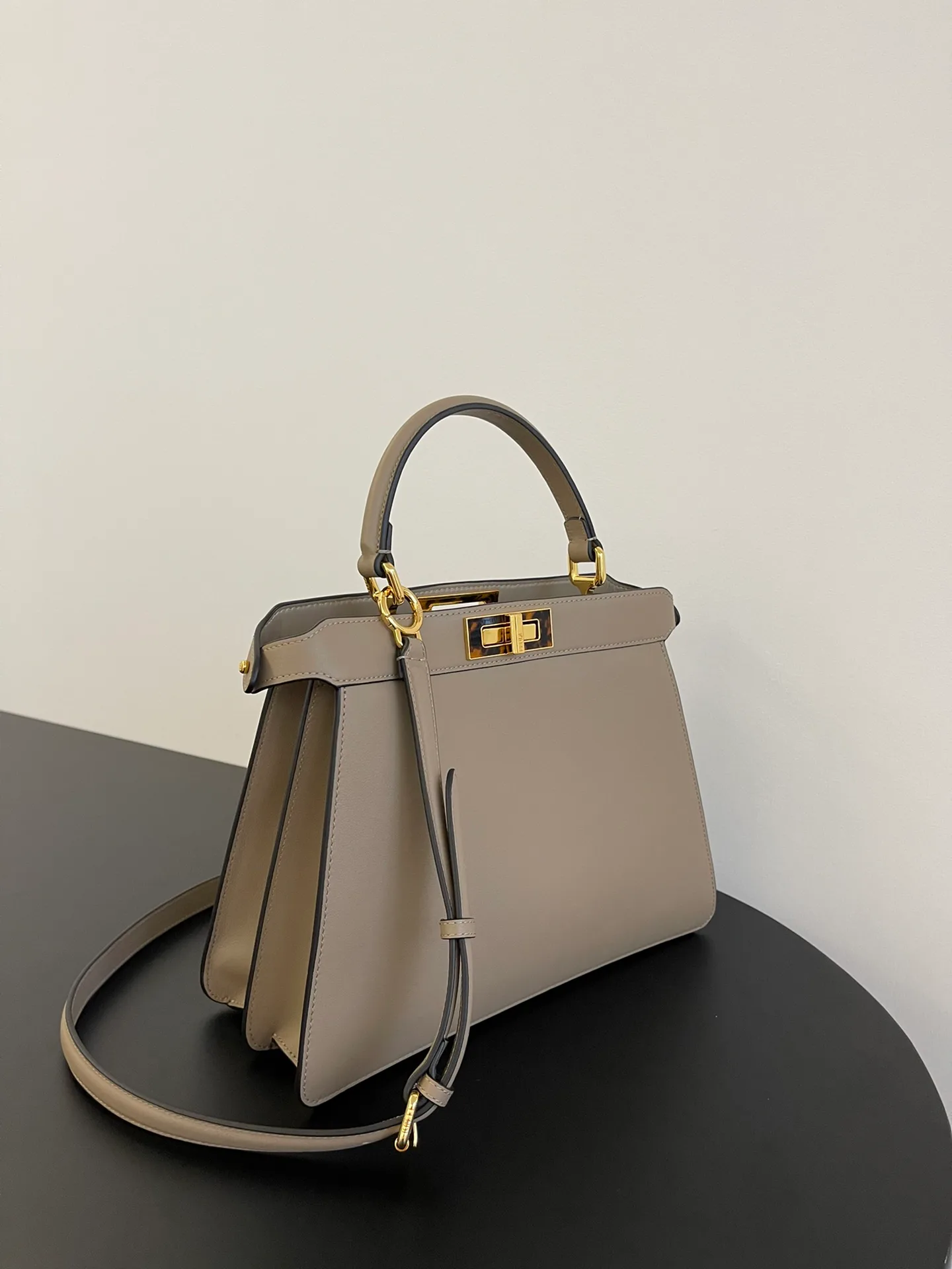 Классические Сумки Женские Fendi 13234515
