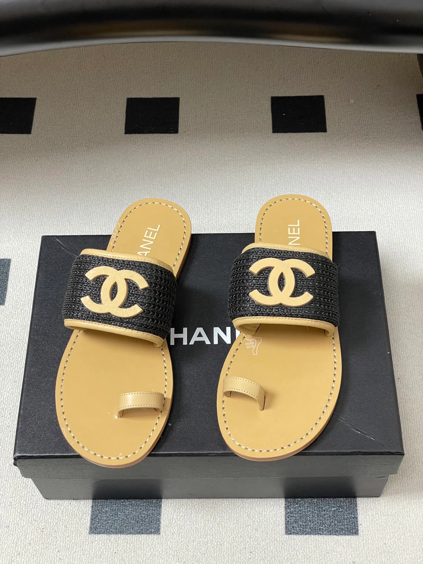 Шлепанцы Женские Chanel 11682264