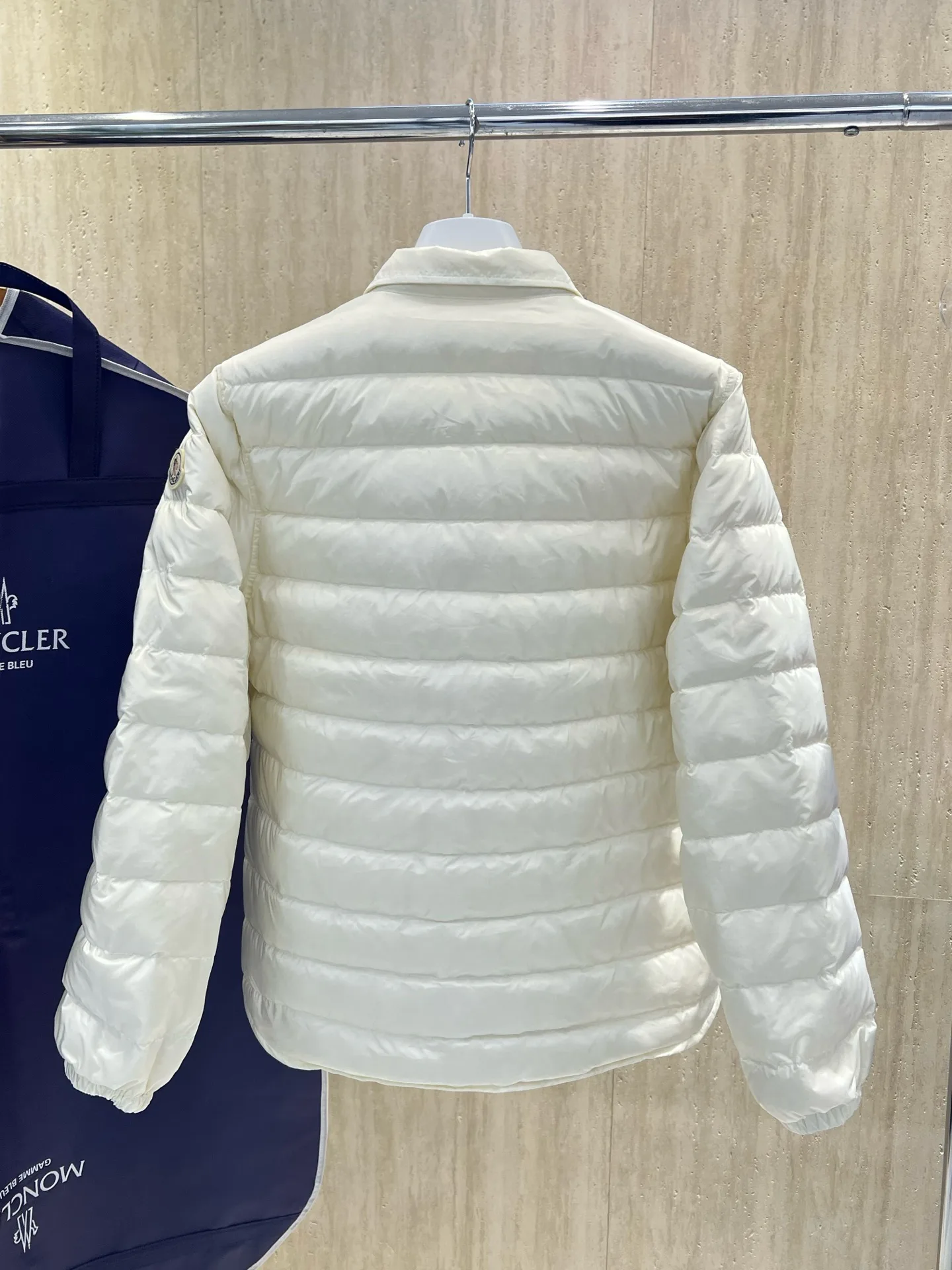 Куртки И Пуховики Мужские Moncler 18231327