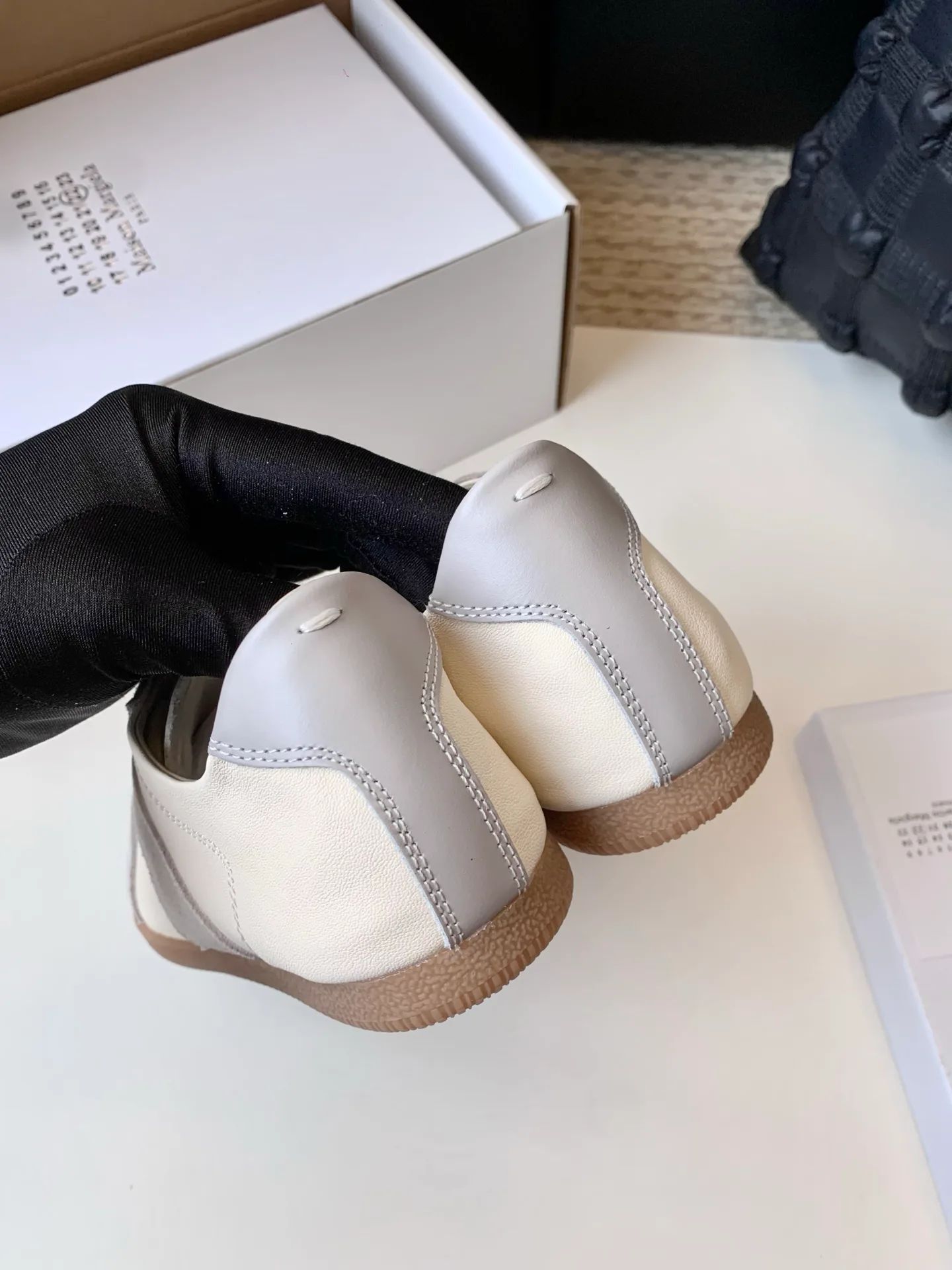 Кроссовки Женские Maison Margiela 17628616