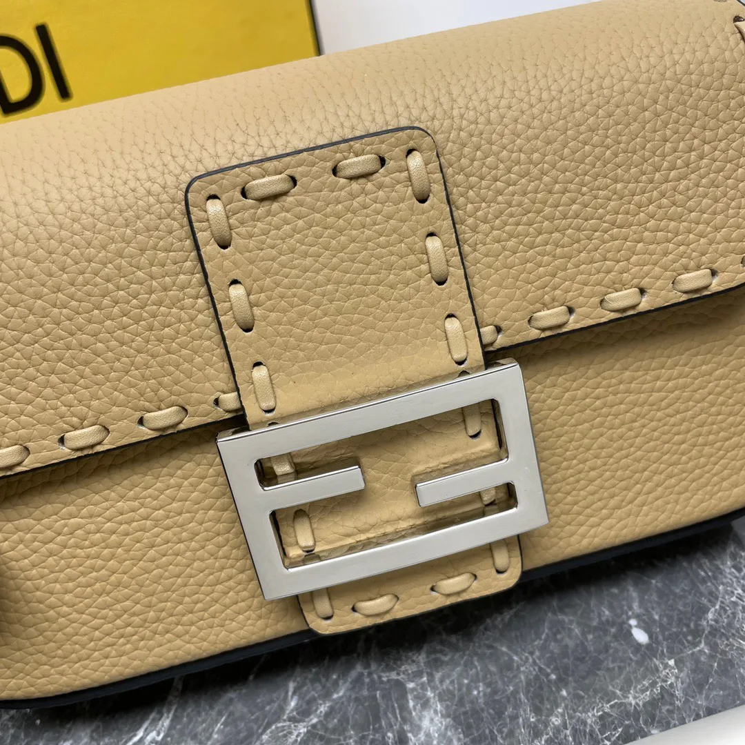 Классические Сумки Женские Fendi 12718230