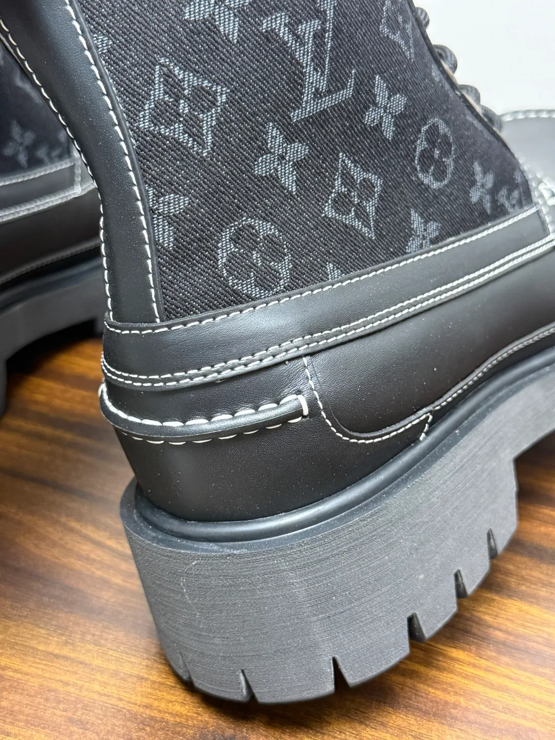 Ботинки Мужские Louis Vuitton 19423323