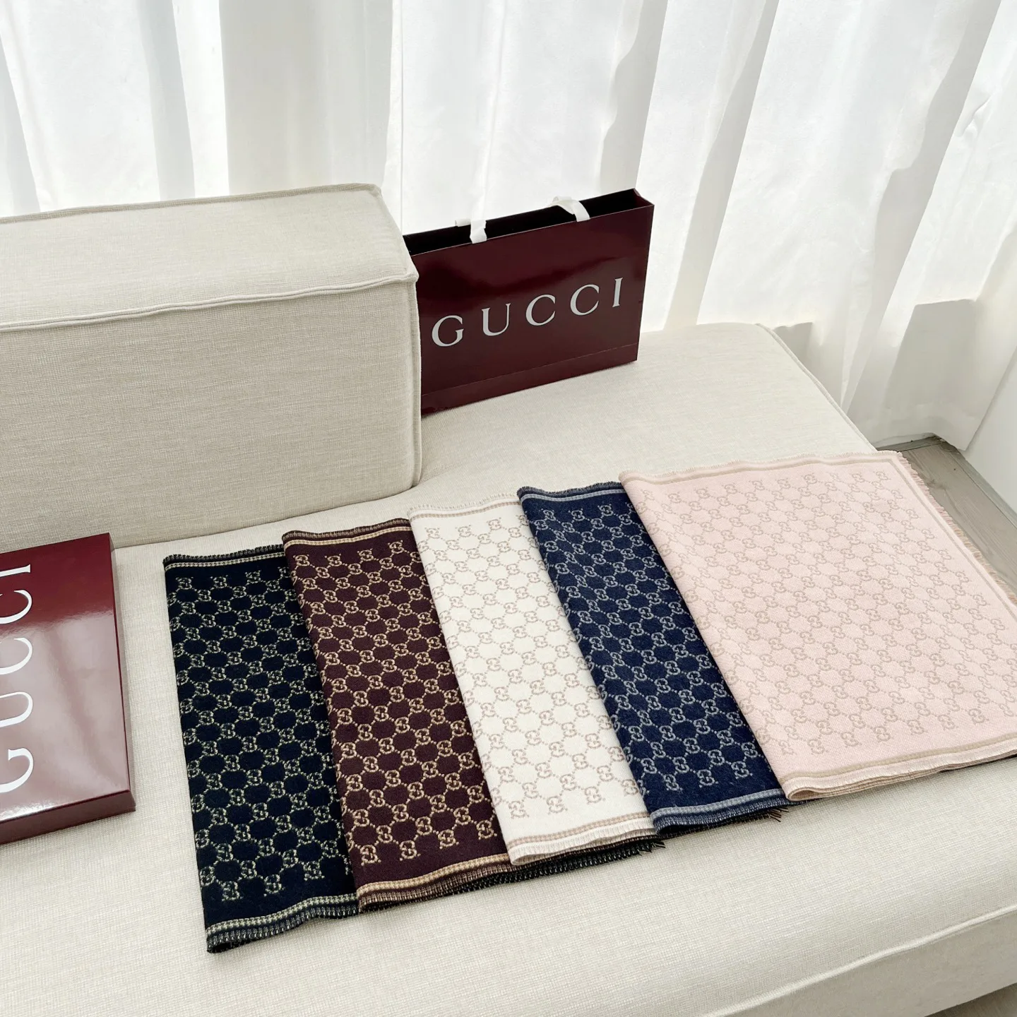Шарфы Gucci 1628374