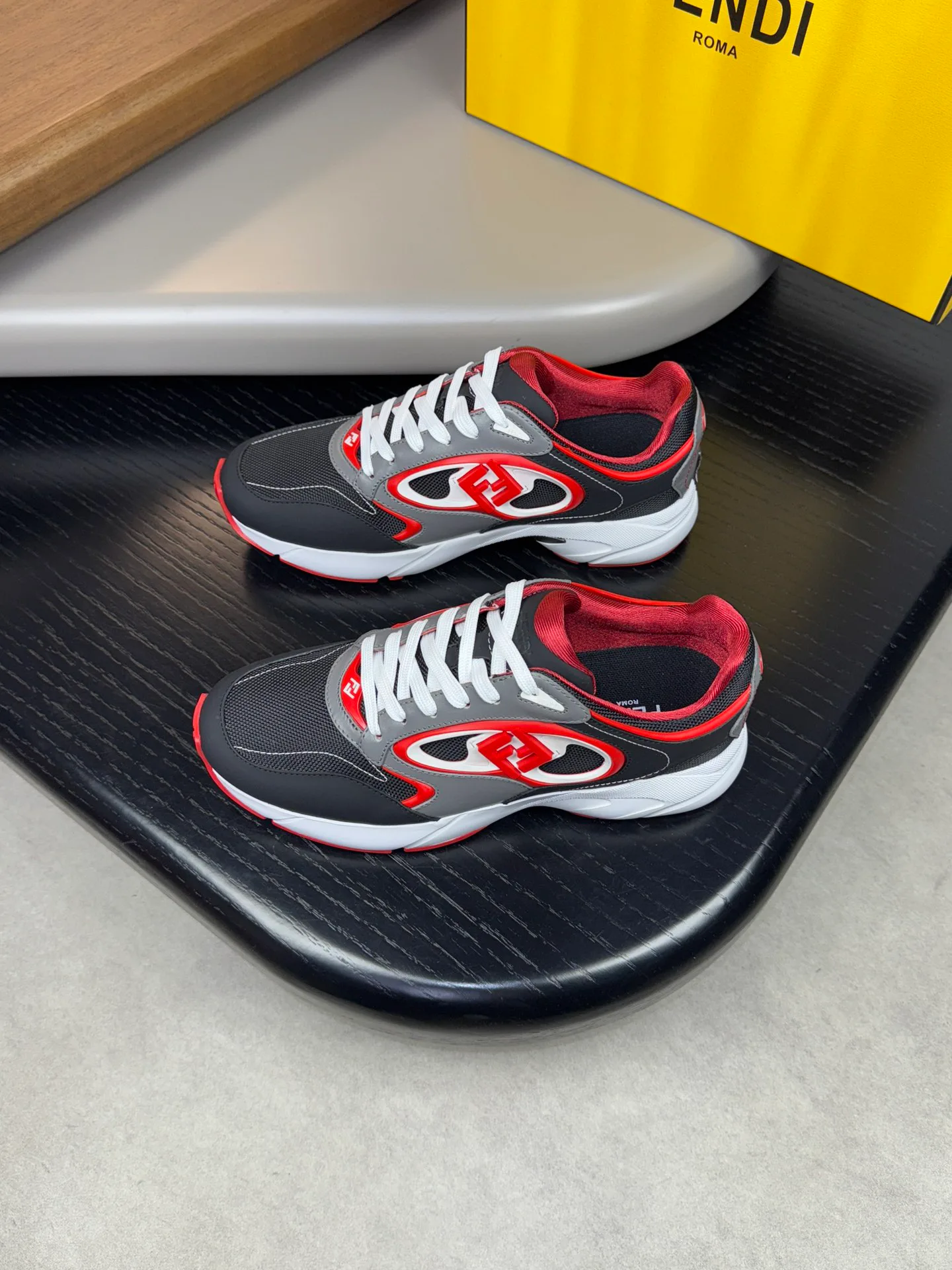 Кроссовки Мужские Fendi 1062359