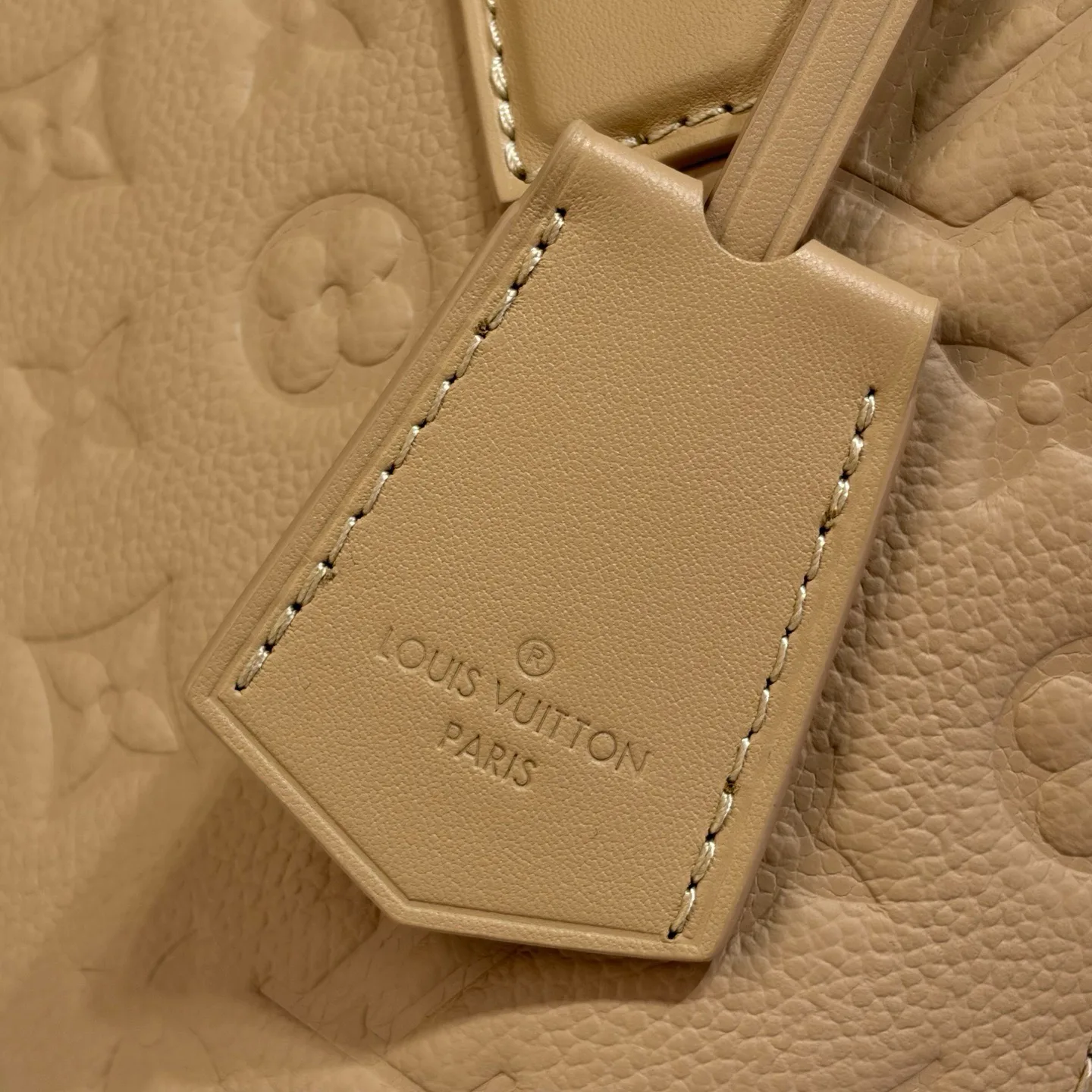 Классические Сумки Женские Louis Vuitton 18240306