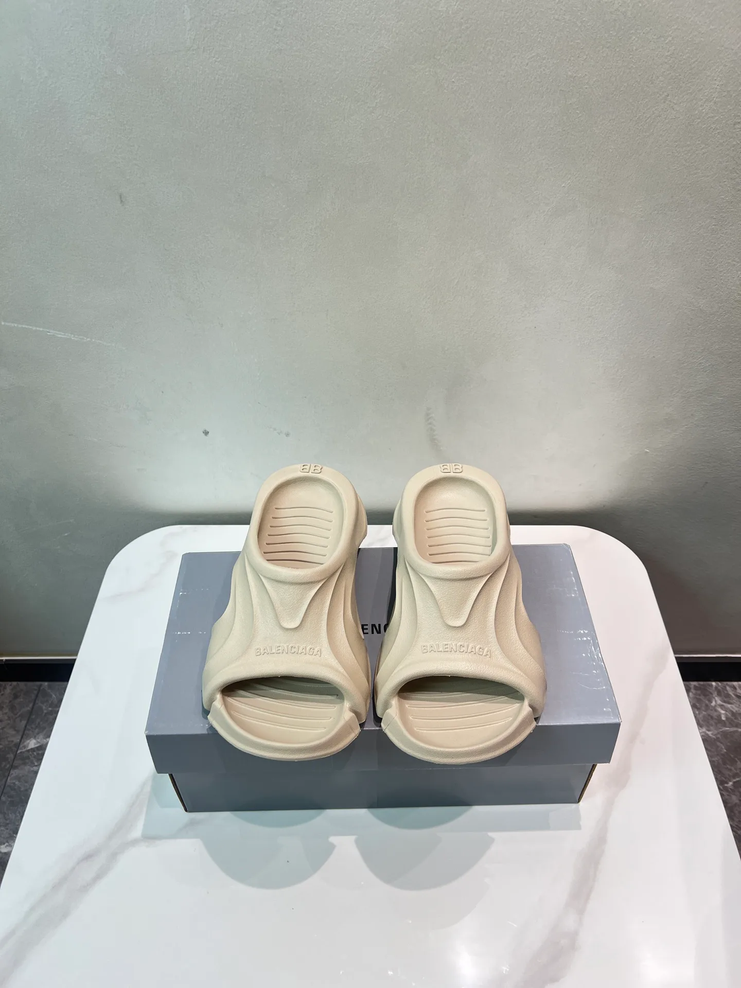 Шлепанцы Женские Balenciaga 33514