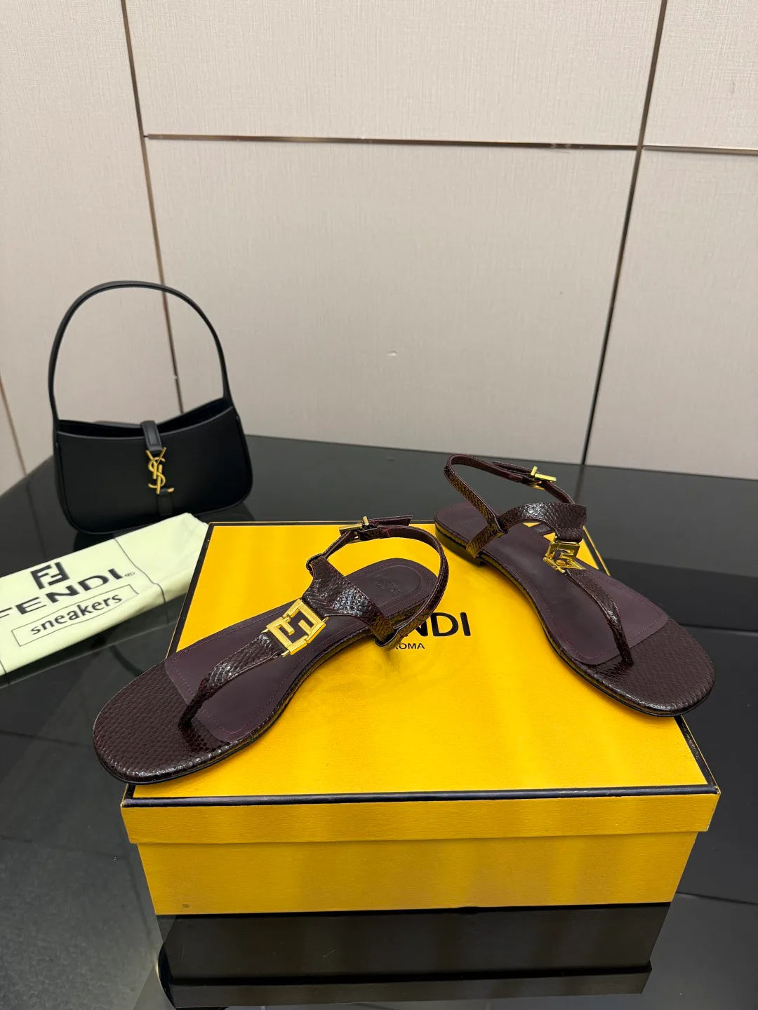 Сандалии Женские Fendi 5052107