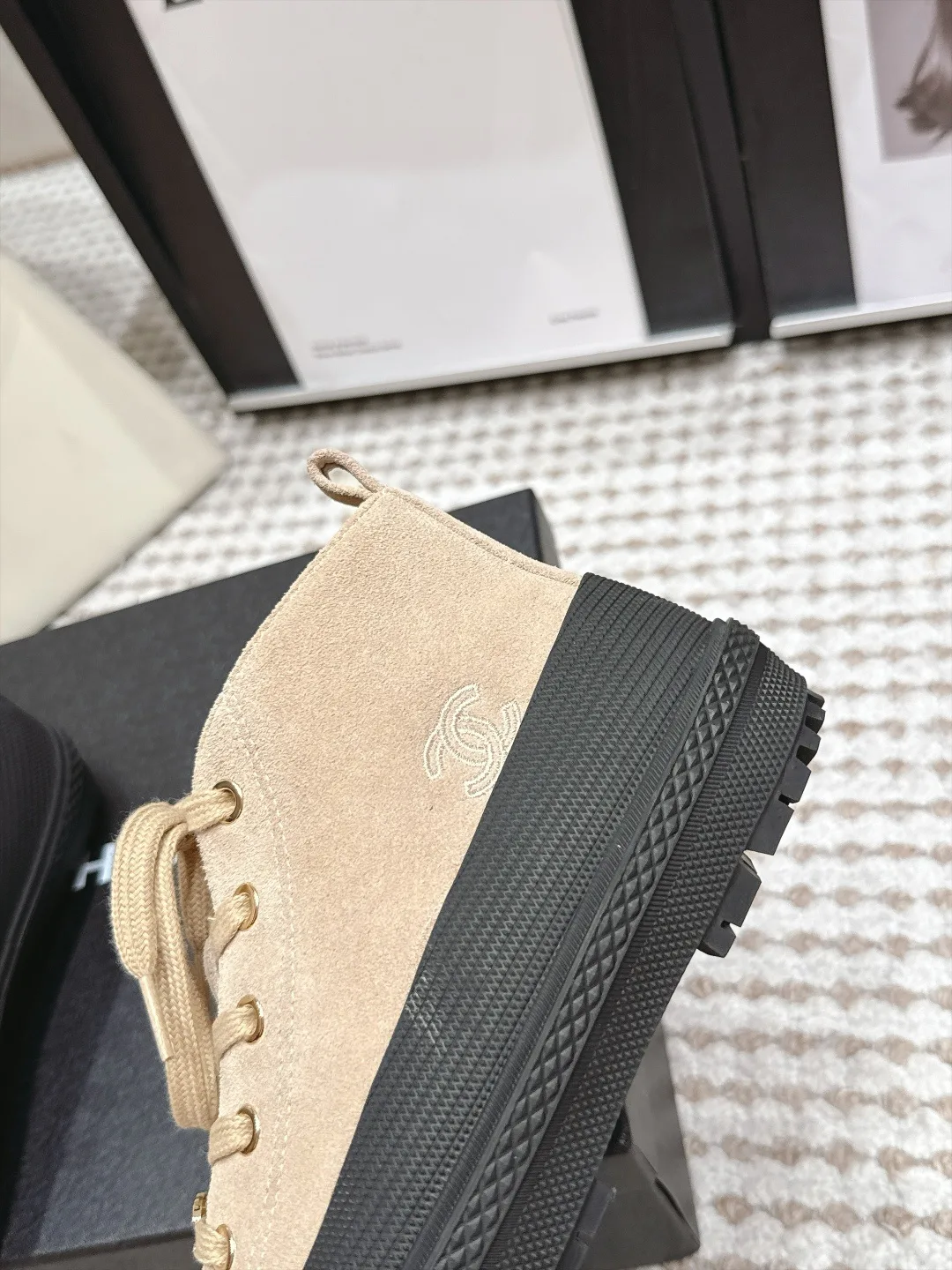 Кроссовки Женские Chanel 18497858