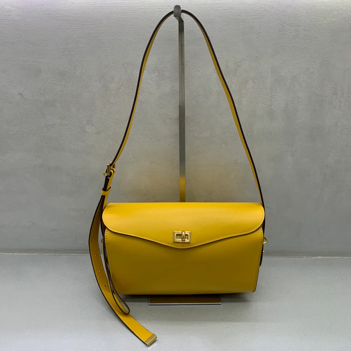Классические Сумки Женские Balenciaga 16862743