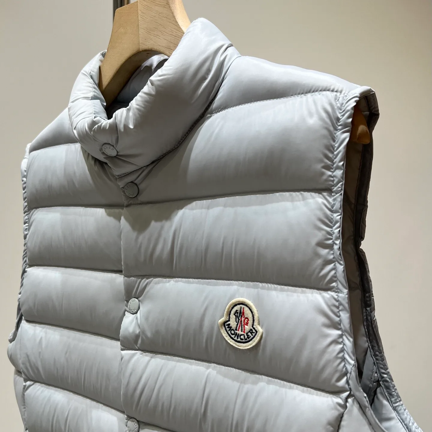 Жилеты Женские Moncler 18110908