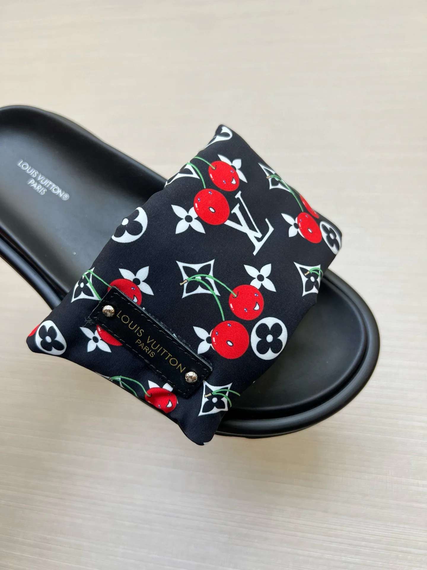 Шлепанцы Женские Louis Vuitton 9801573