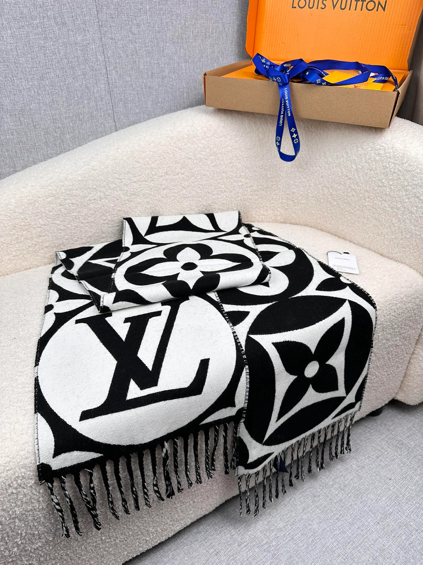 Шарфы Louis Vuitton 205910