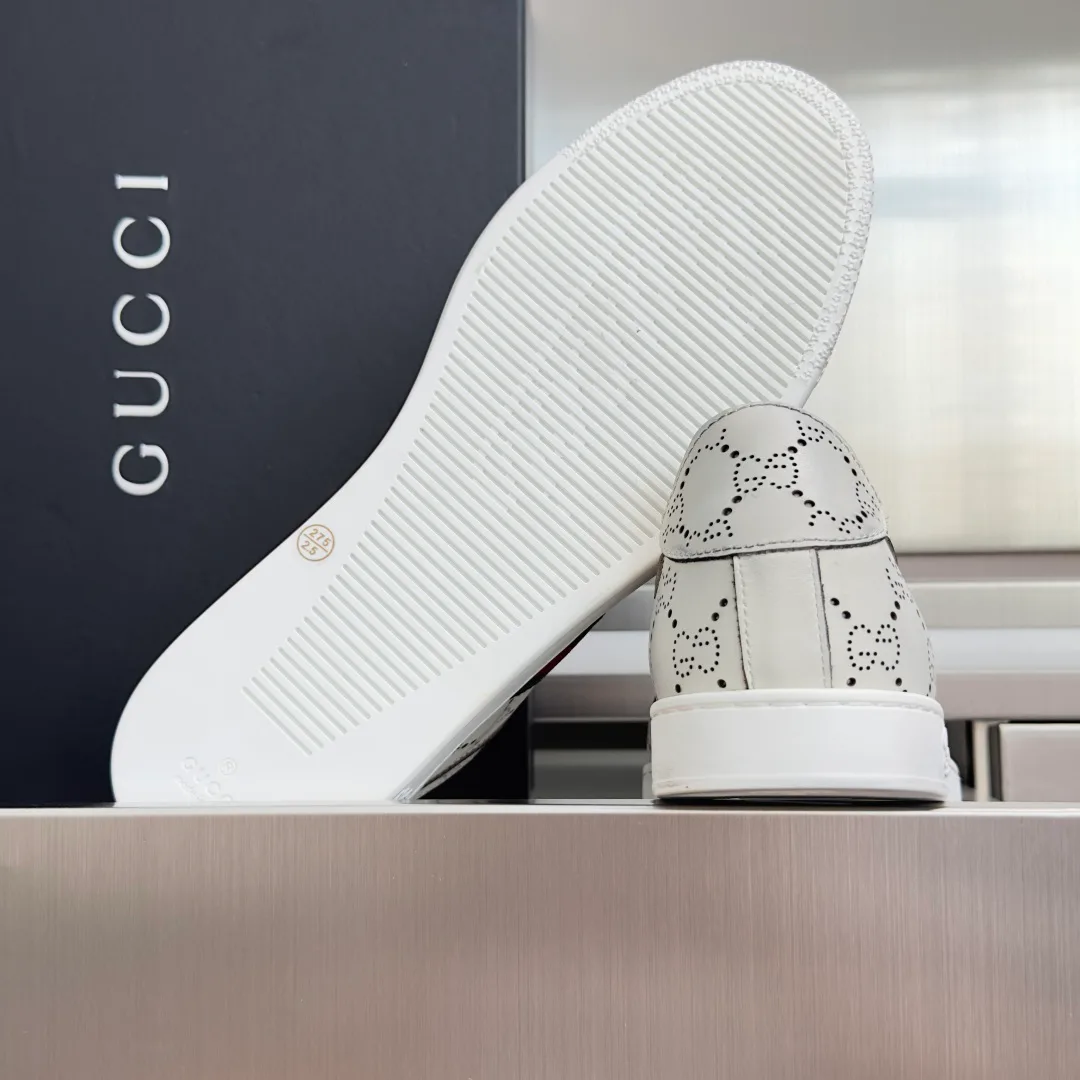 Кроссовки Женские Gucci 19547653