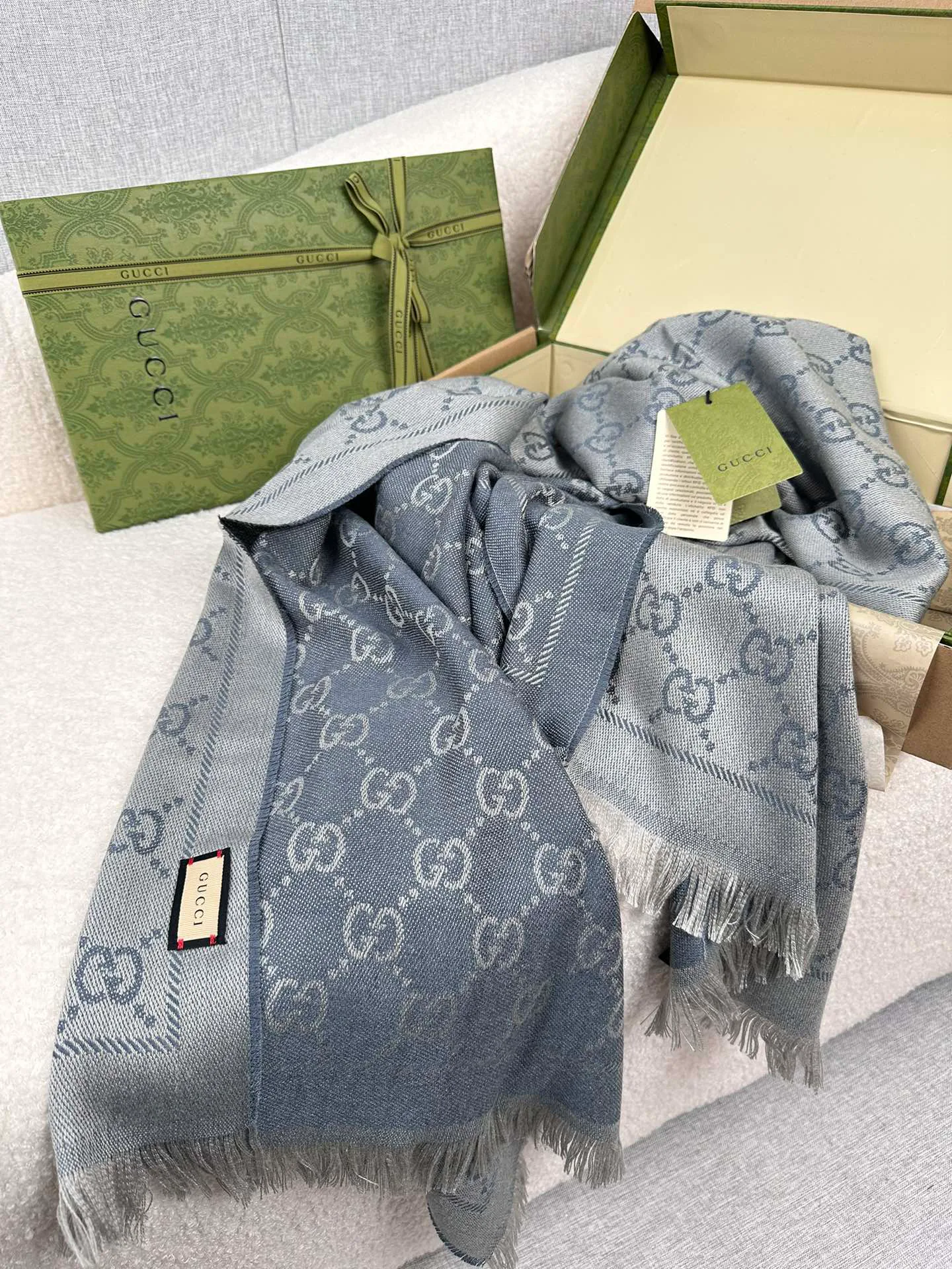 Шарфы Gucci 752750