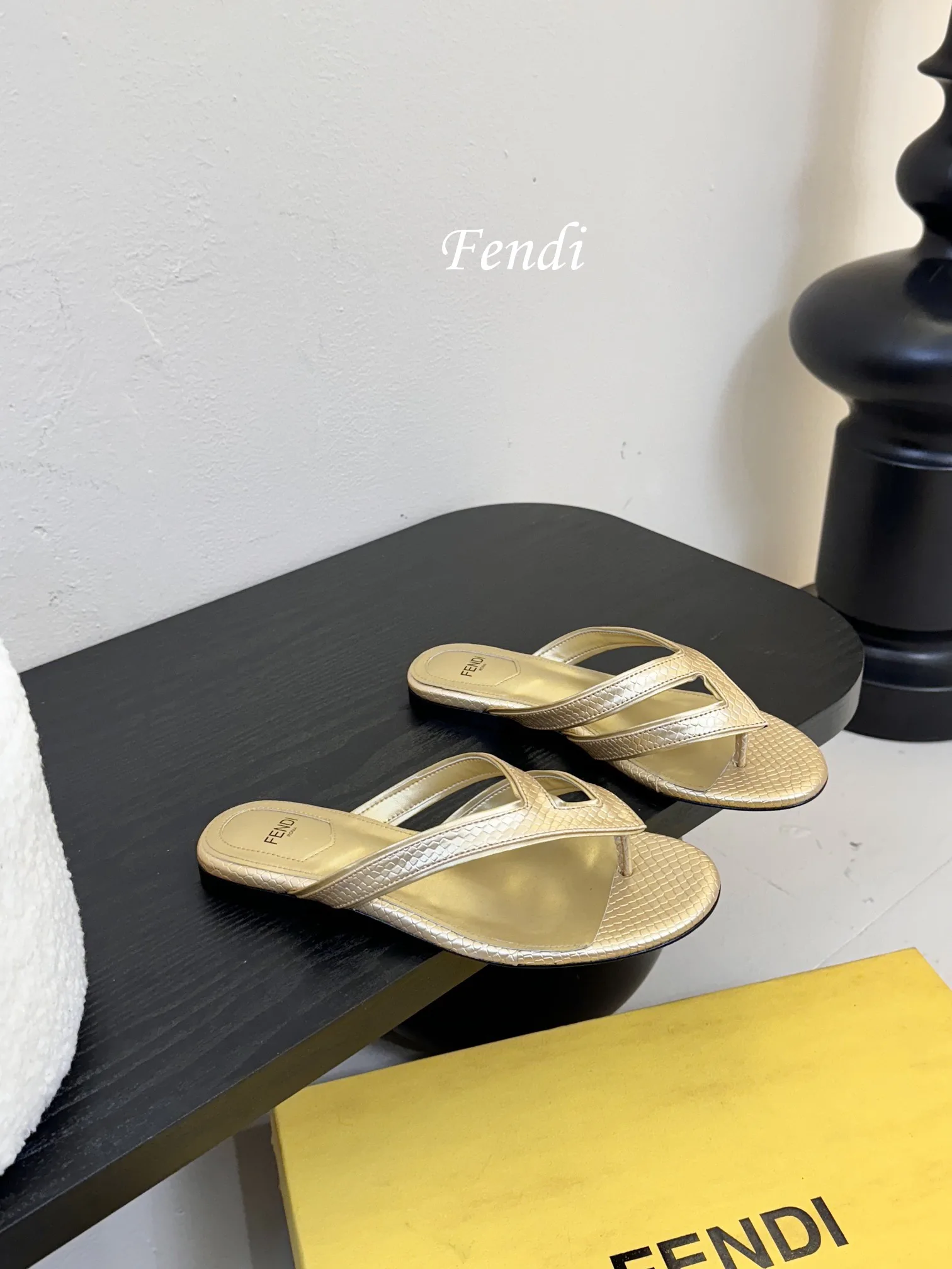 Шлепанцы Женские Fendi 11442