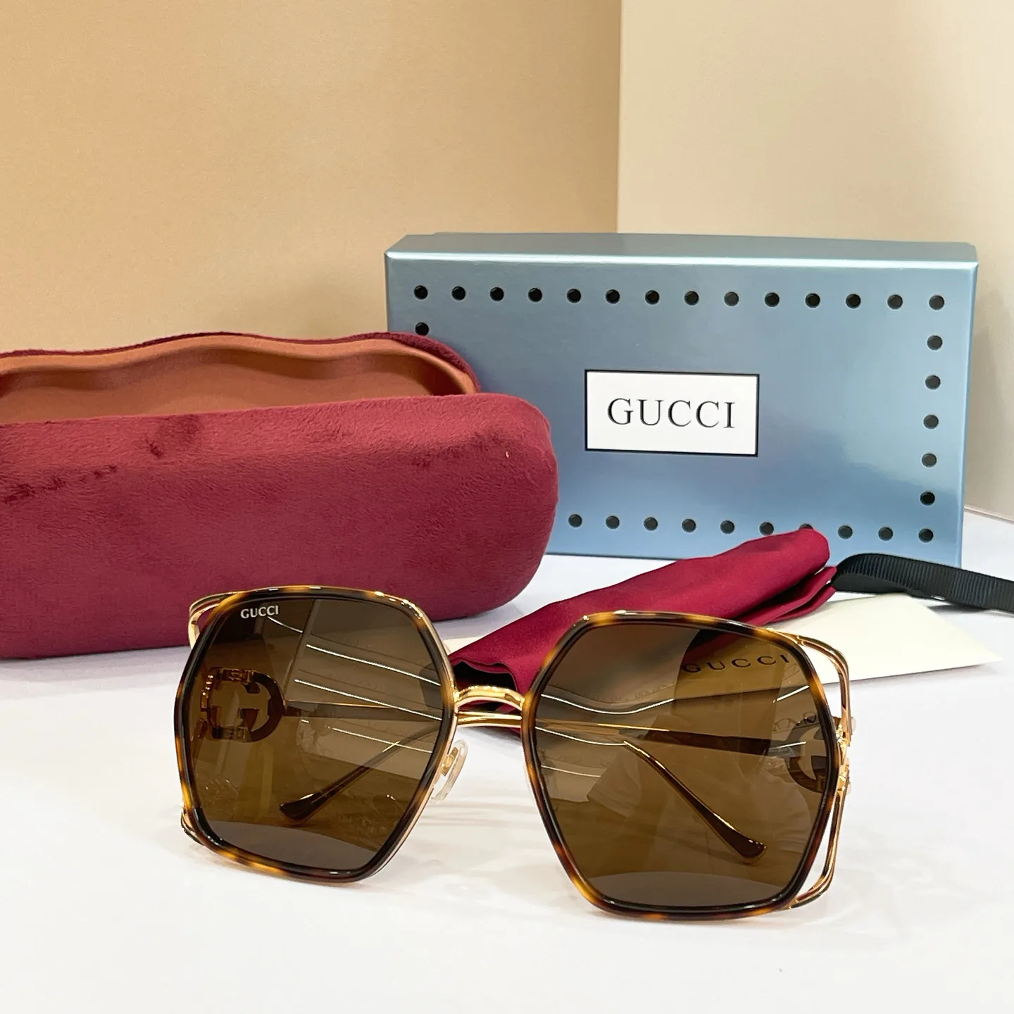 Очки Gucci 17381276