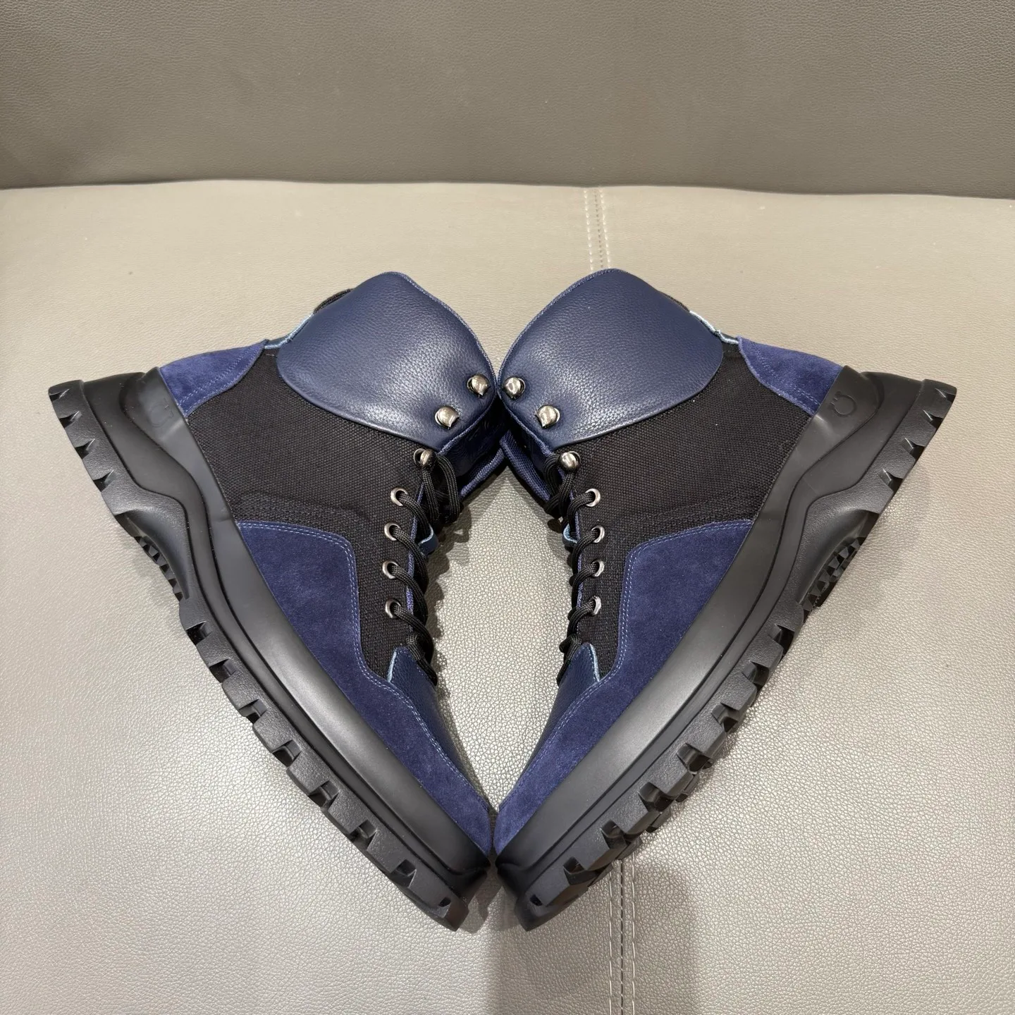 Кроссовки Мужские Salvatore Ferragamo 840392