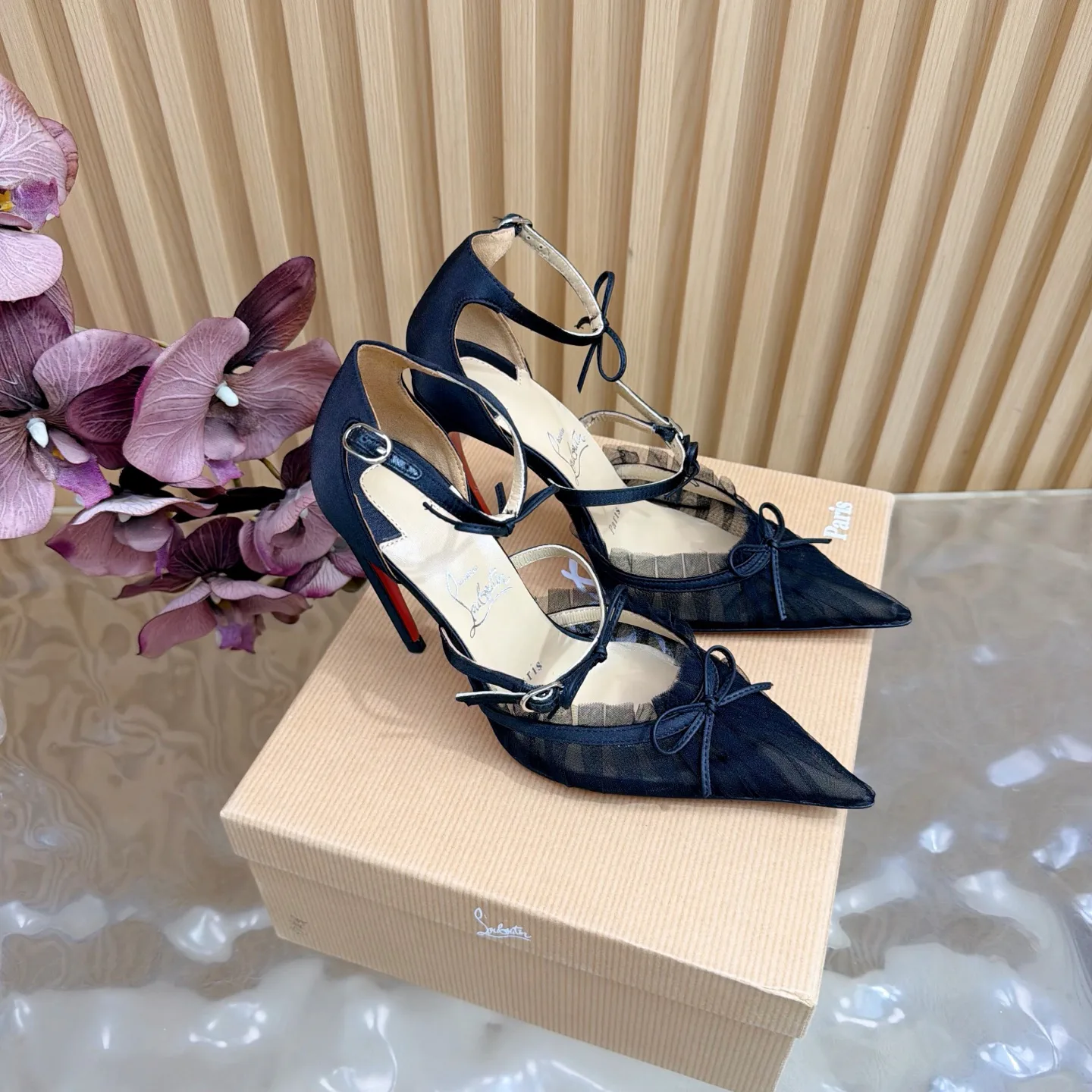 Босоножки Женские Christian Louboutin 11479936