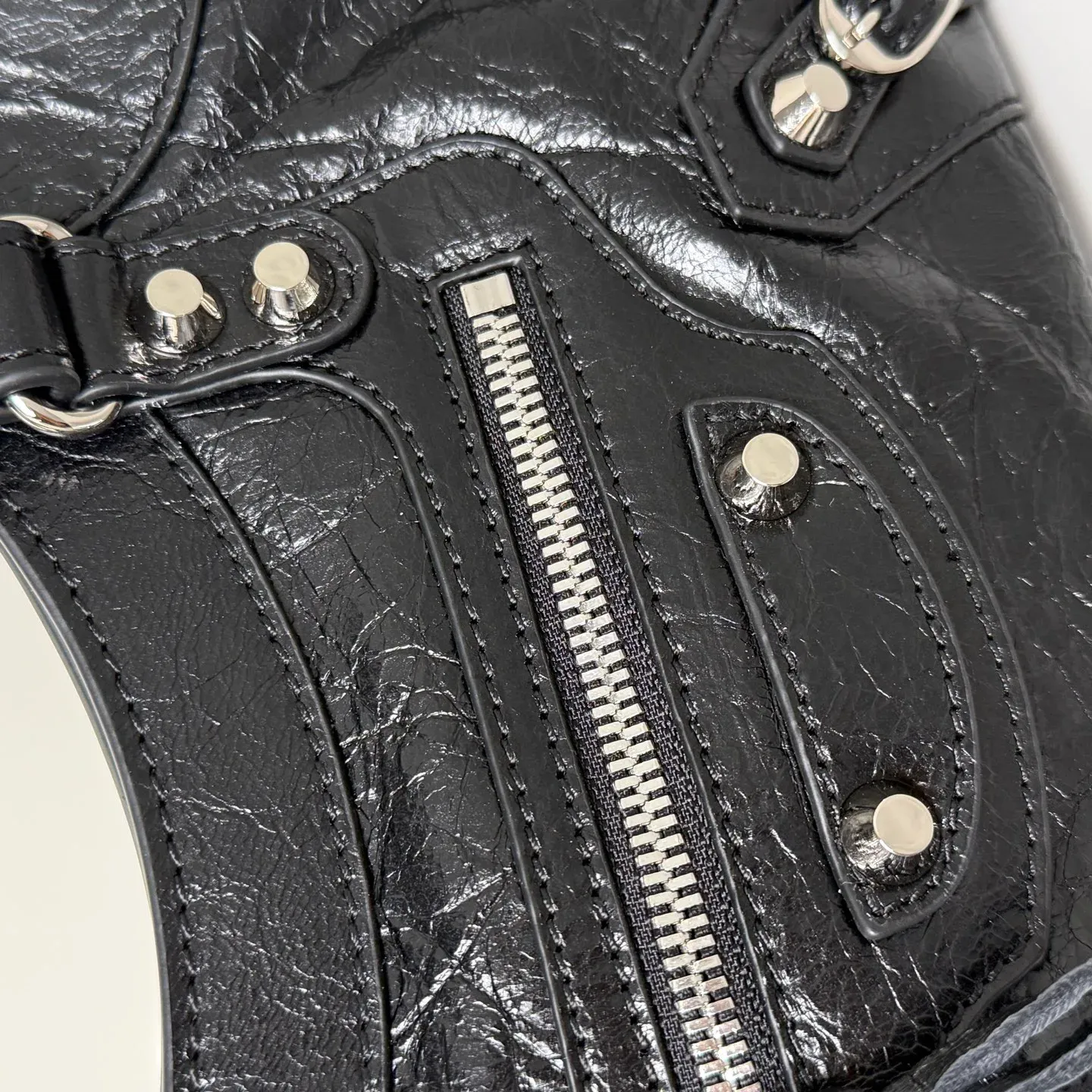 Сумки На Ремне Женские Balenciaga 1151793