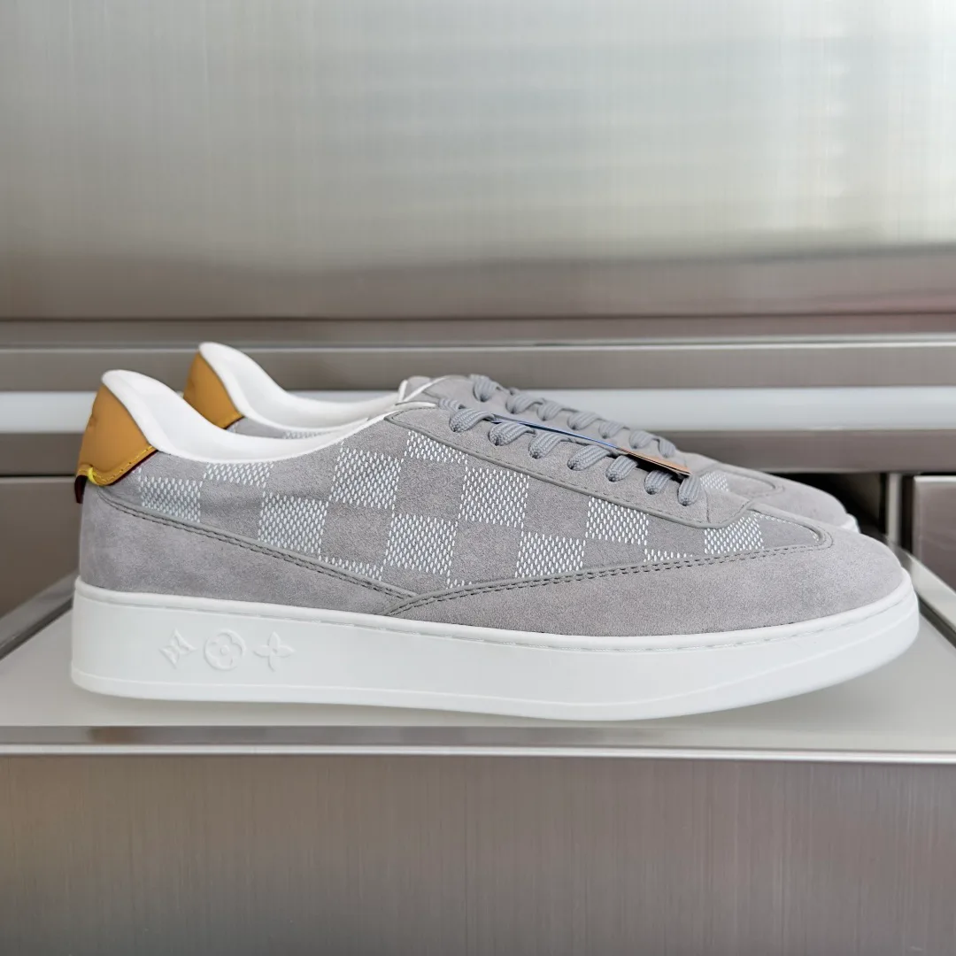 Кроссовки Женские Louis Vuitton 17950381