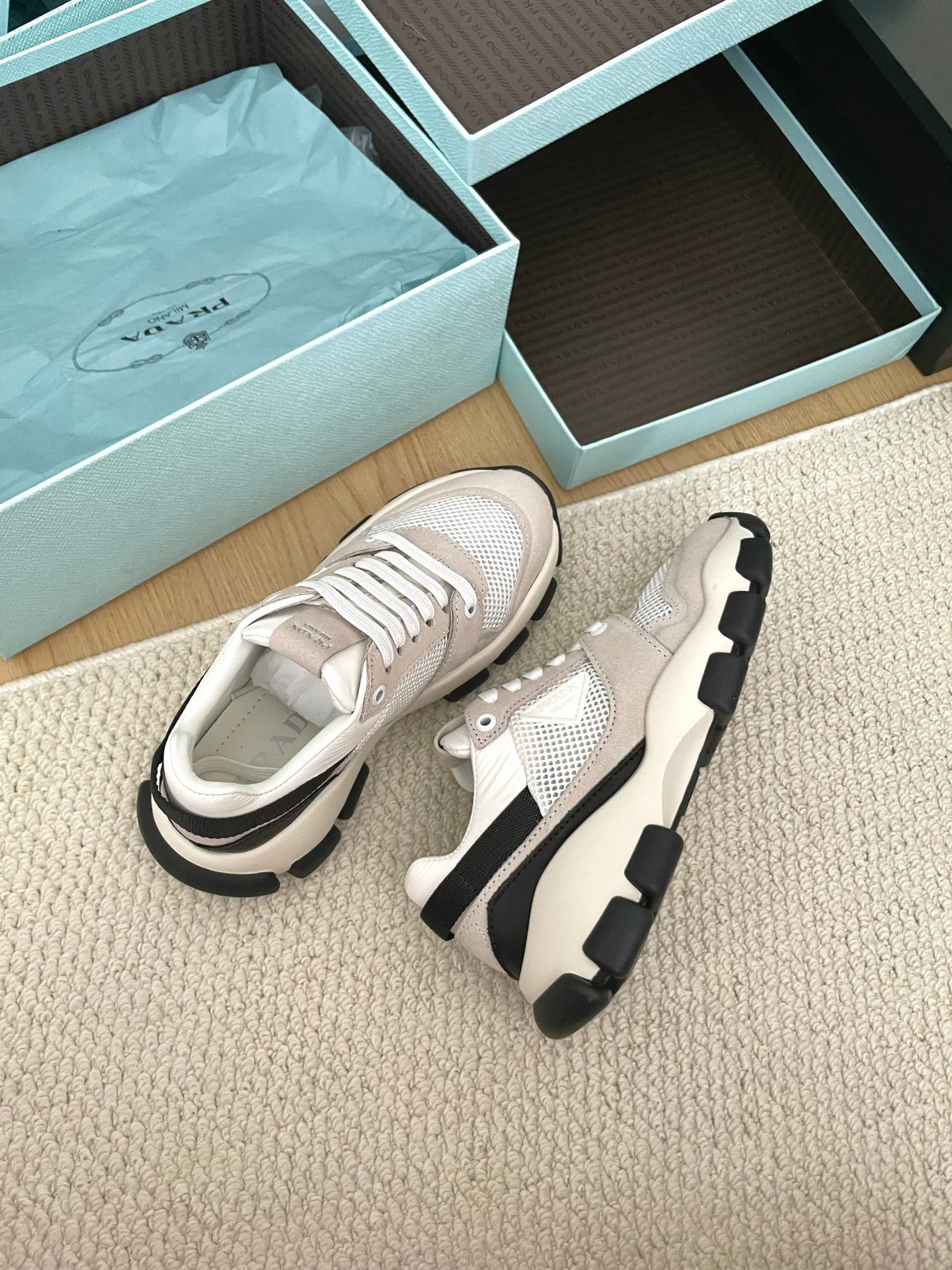 Кроссовки Женские Prada 17324749