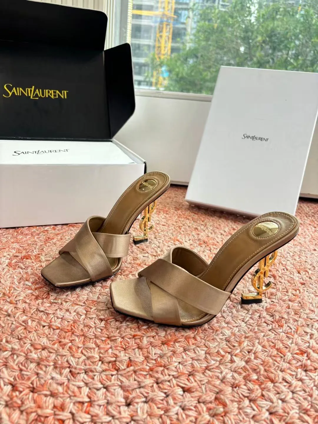 Босоножки Женские Saint Laurent 11660252
