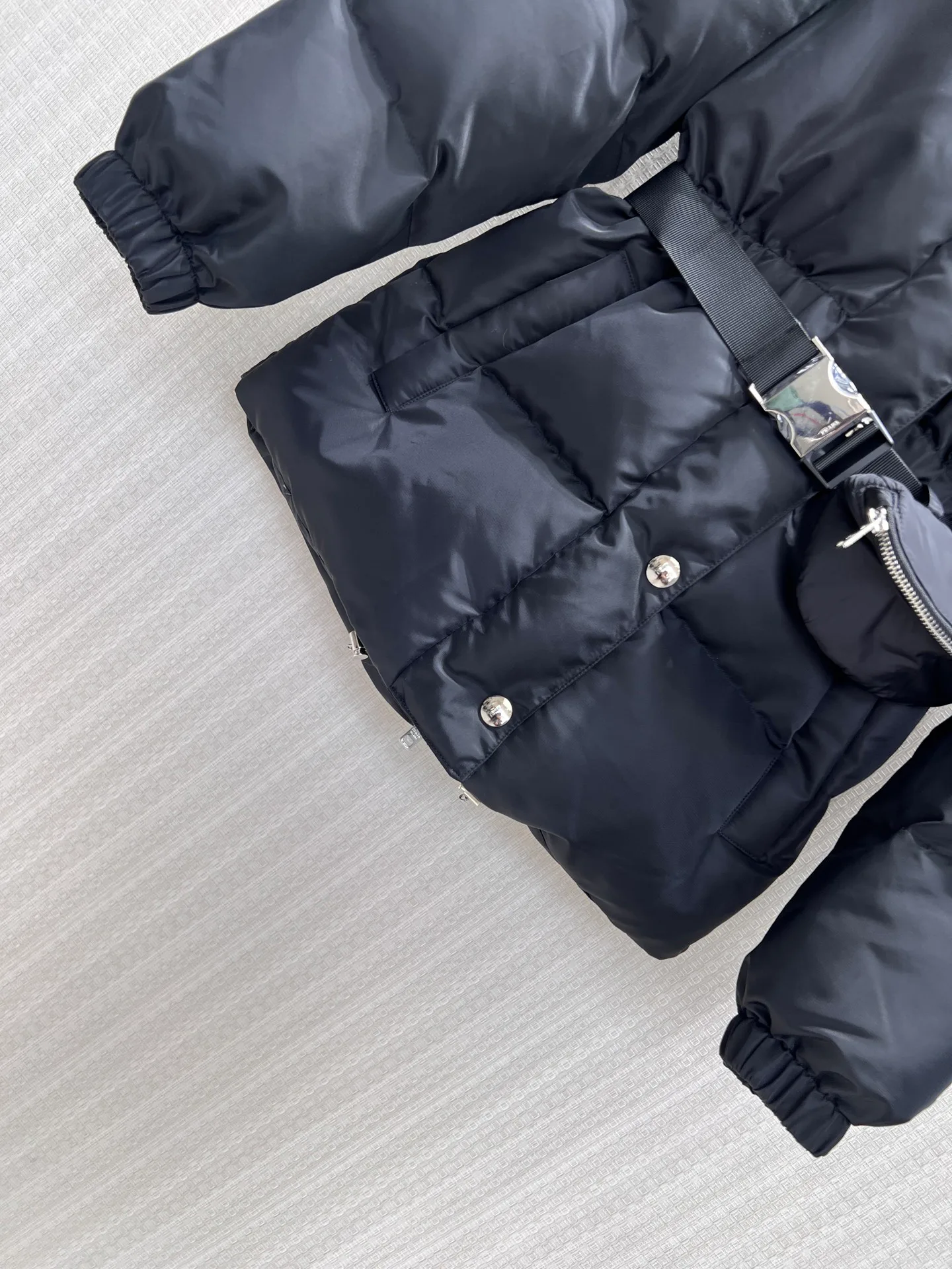 Куртки И Пуховики Женские Prada 18885602