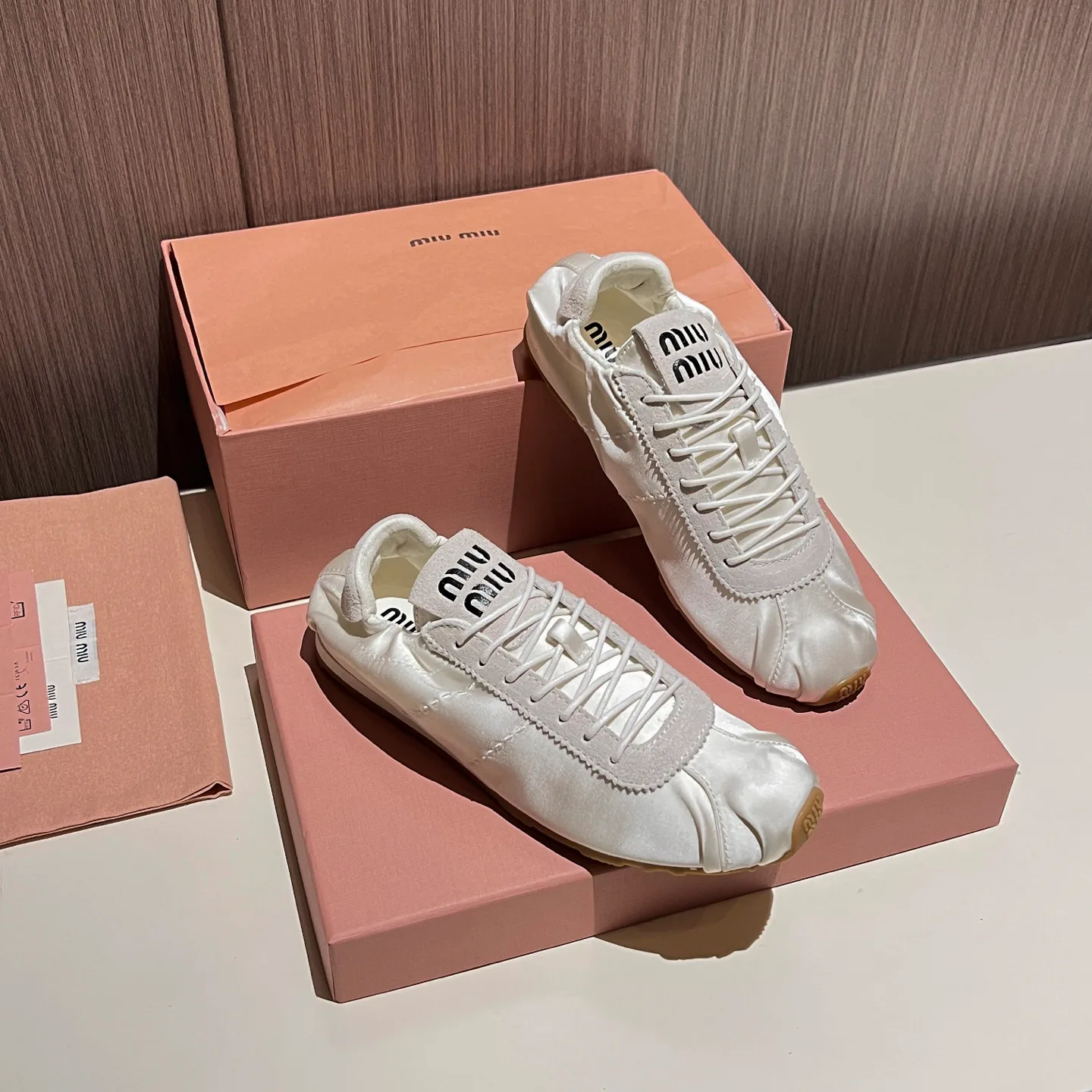 Кроссовки Женские Miu Miu 17968600