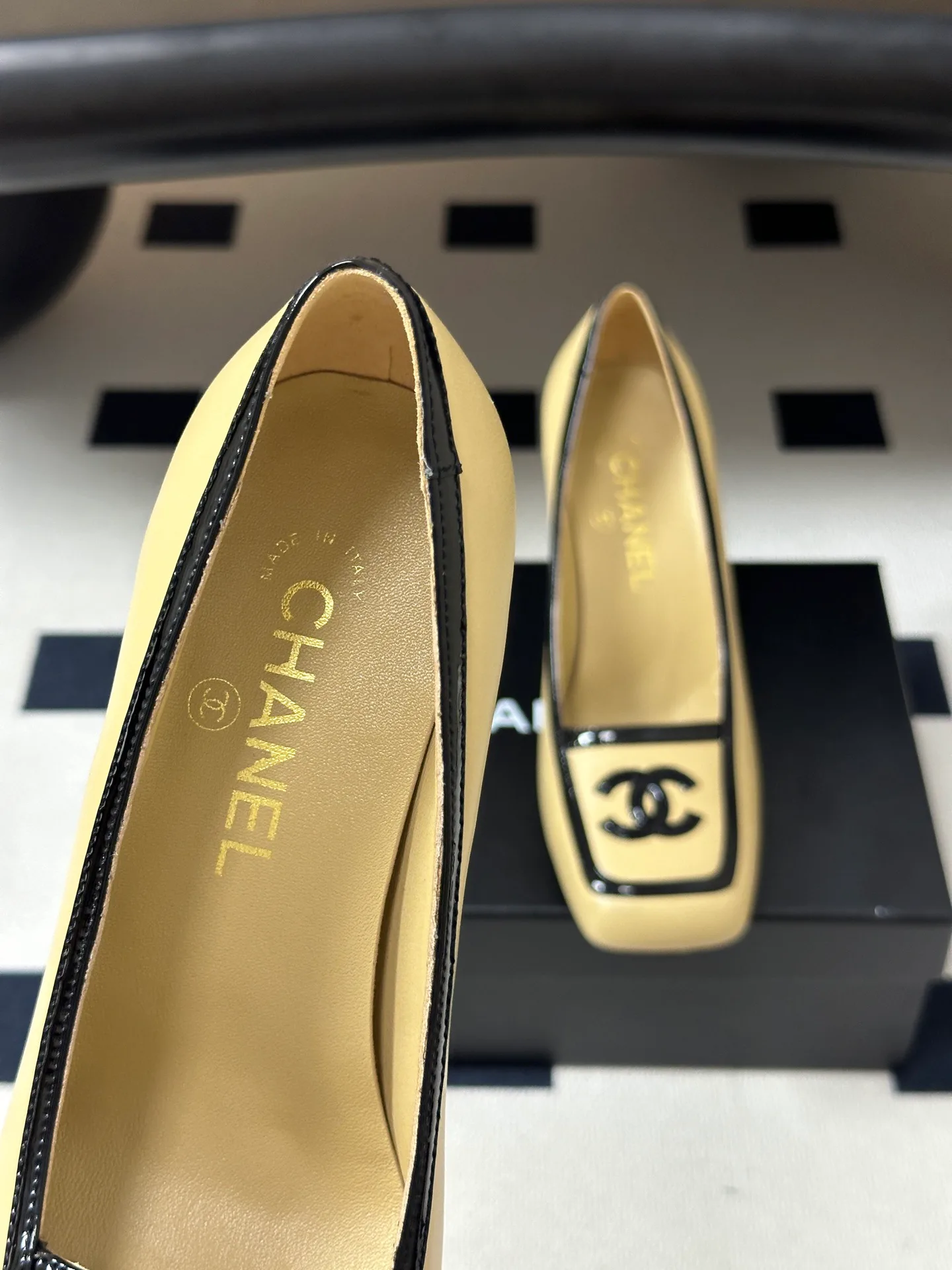 Туфли Женские Chanel 18049714