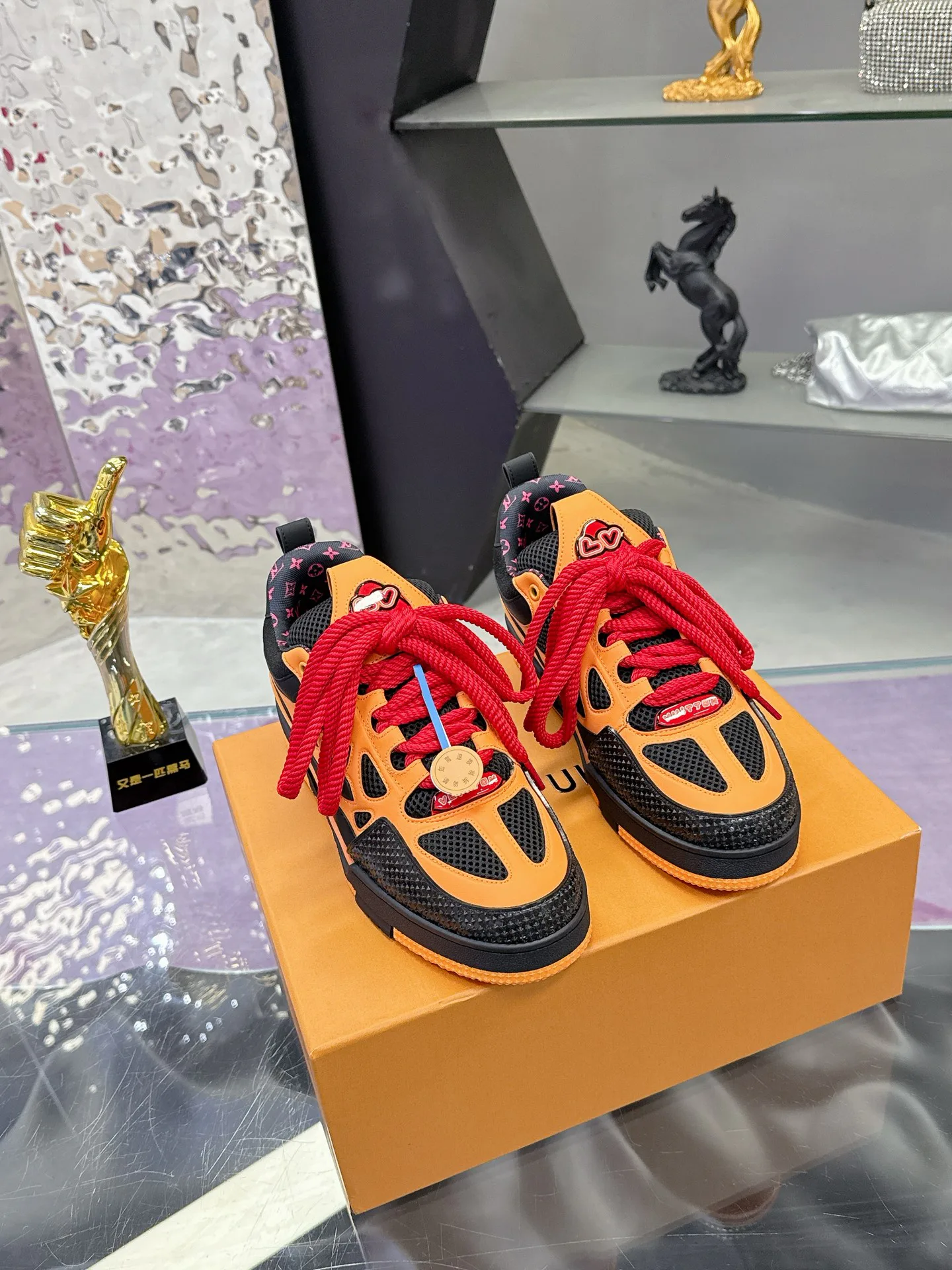 Кроссовки Женские Louis Vuitton 1874708