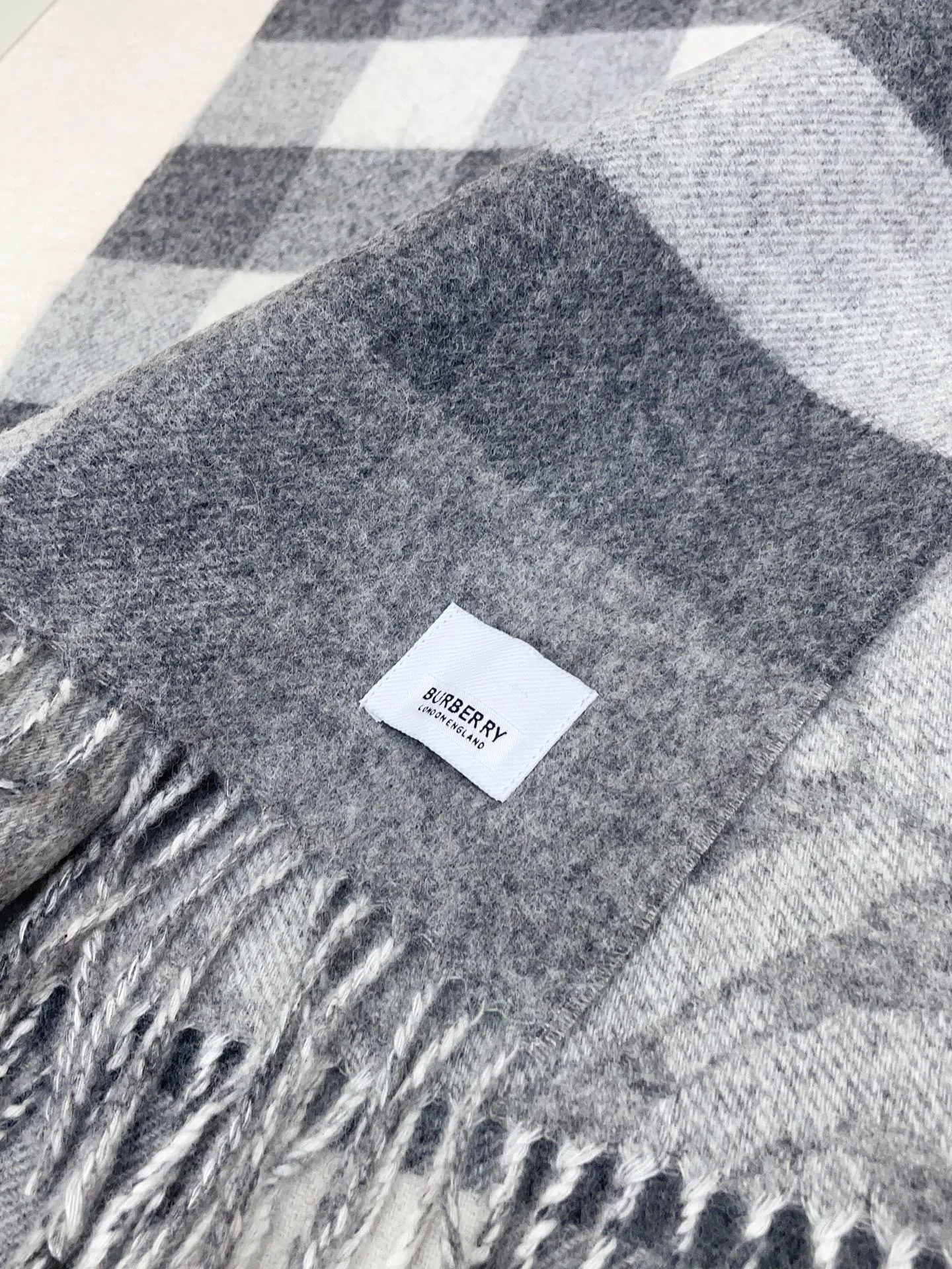 Шарфы Burberry 420550