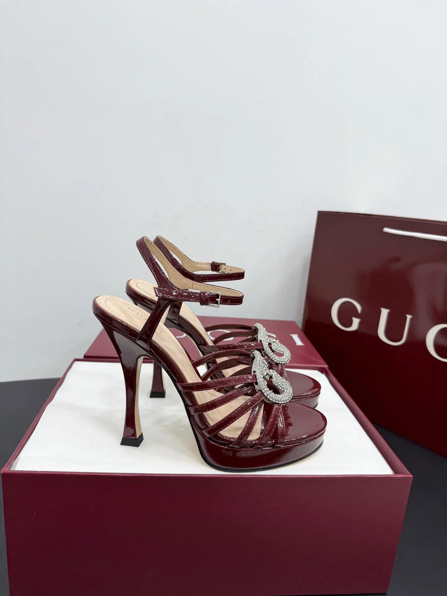 Босоножки Женские Gucci 457931