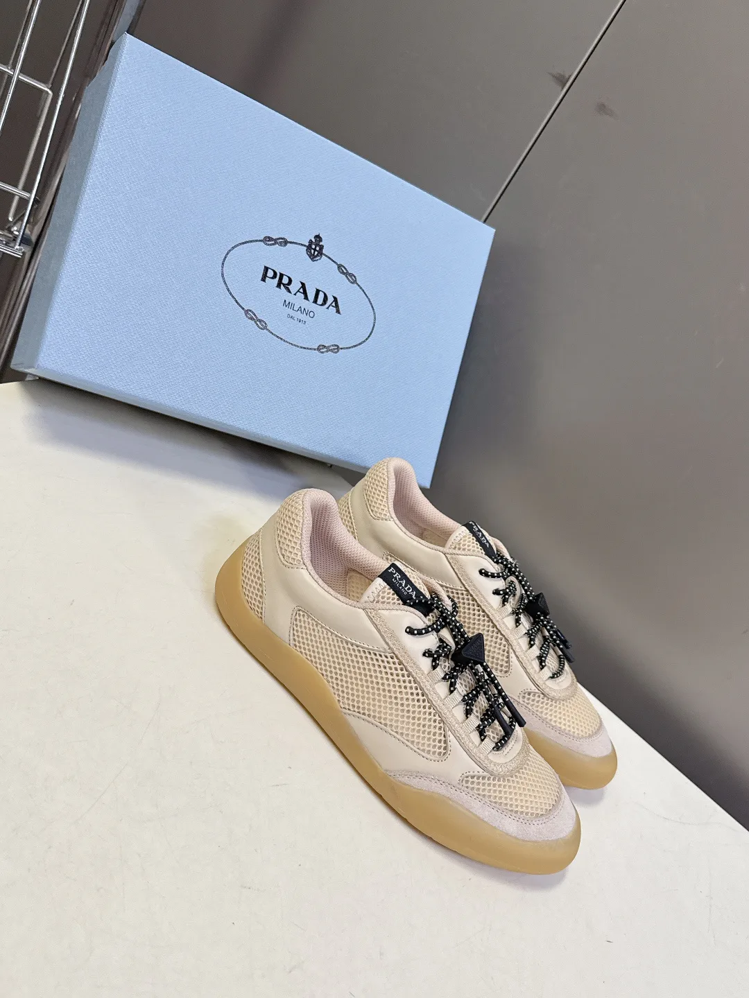 Кроссовки Женские Prada 13478274