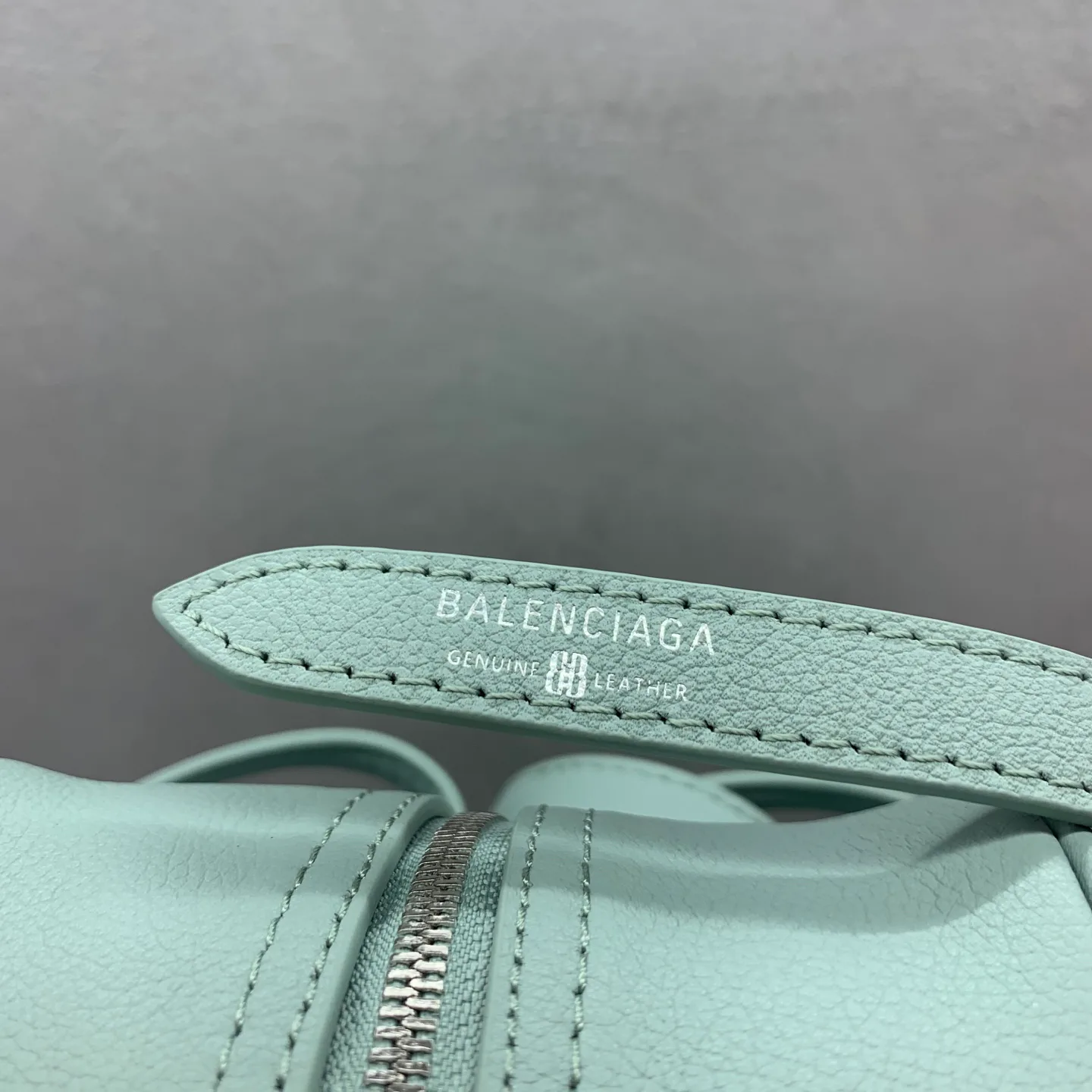 Классические Сумки Женские Balenciaga 18136627