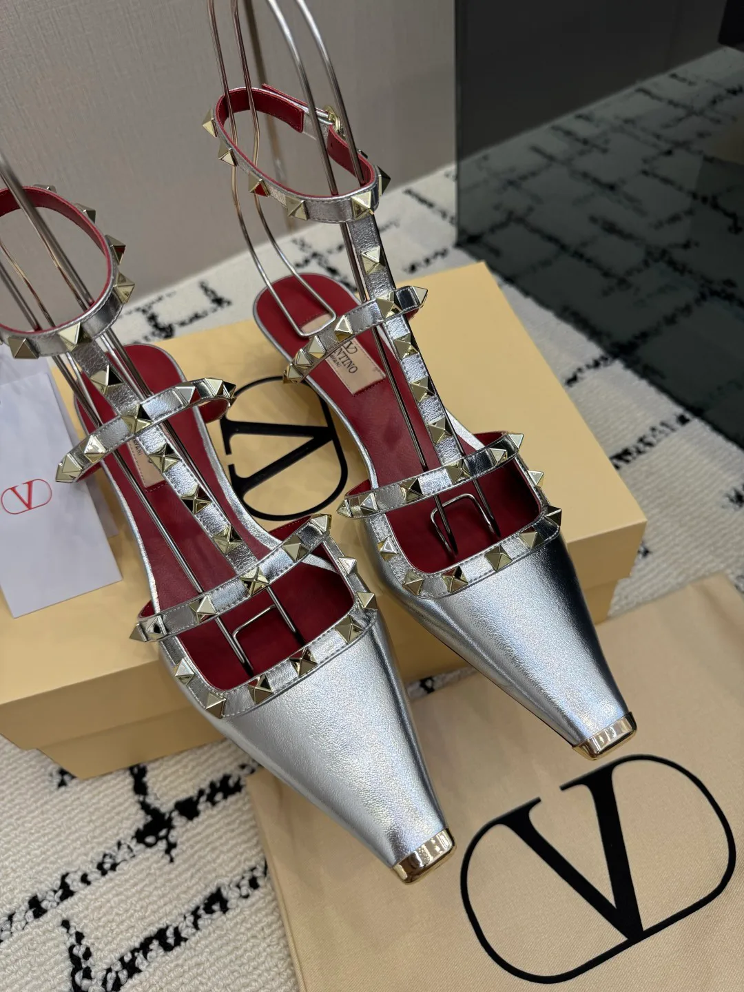 Босоножки Женские Valentino 17594499