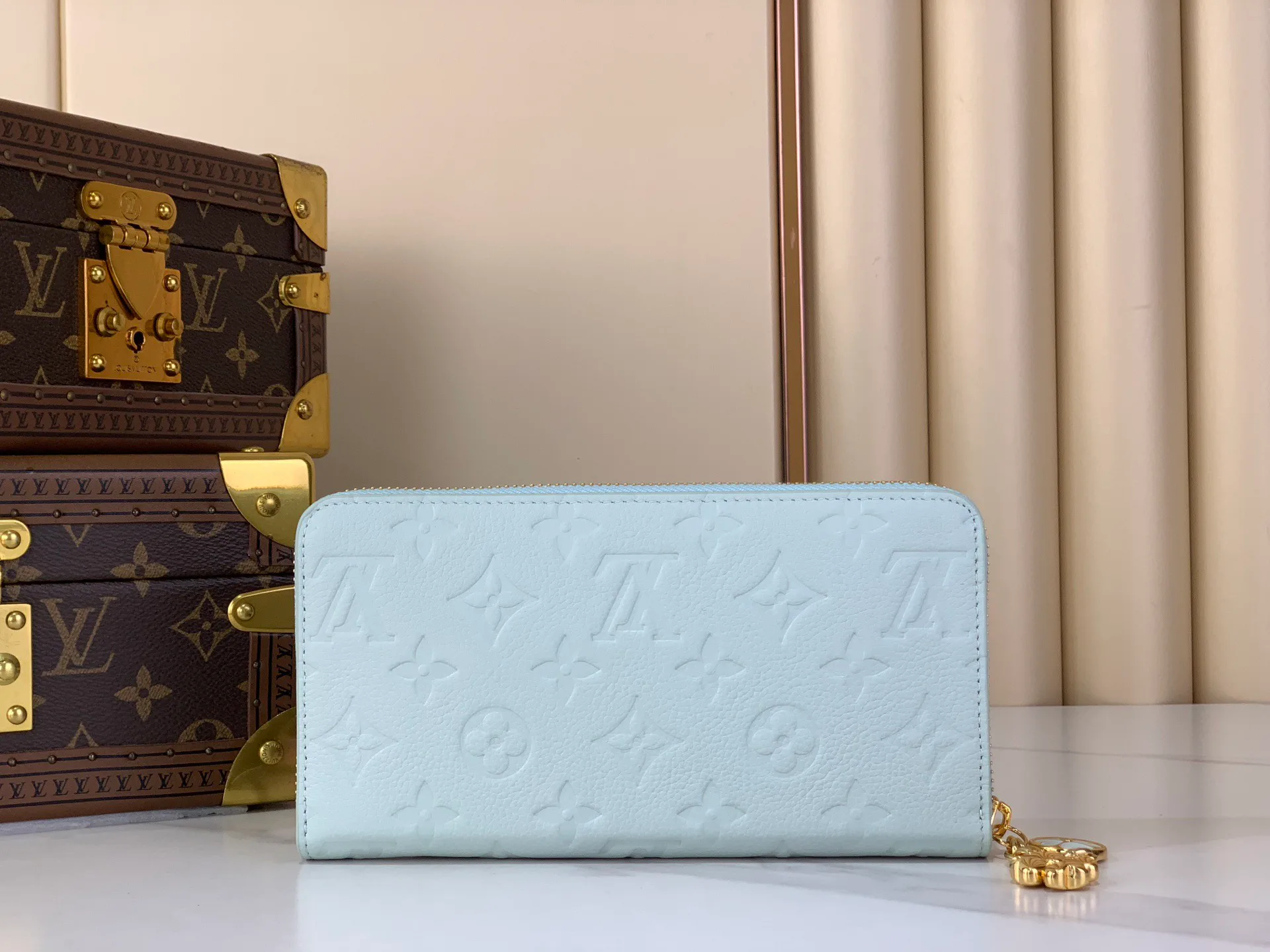 Клатчи Женские Louis Vuitton 13582761