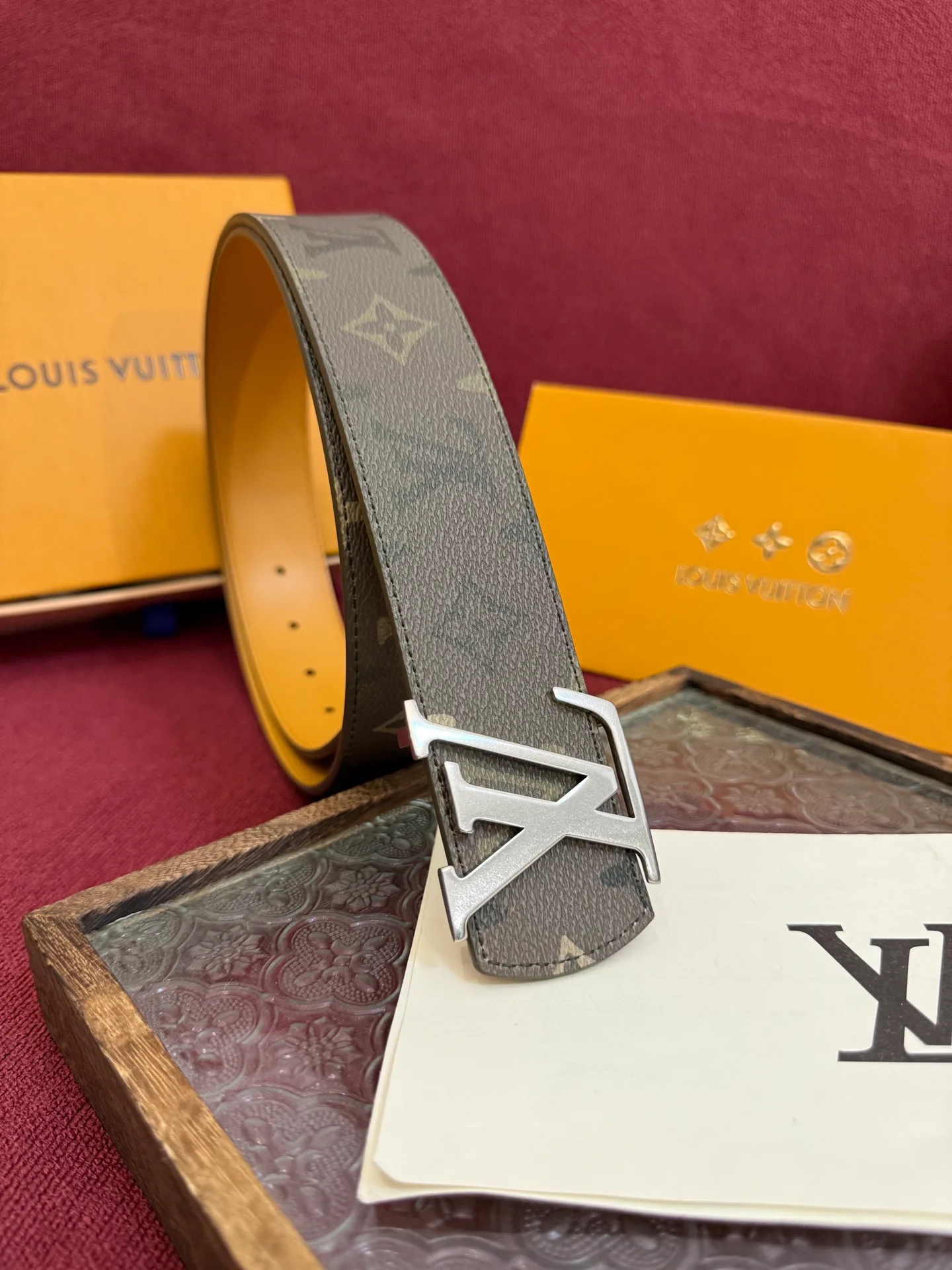 Ремни Louis Vuitton 608152