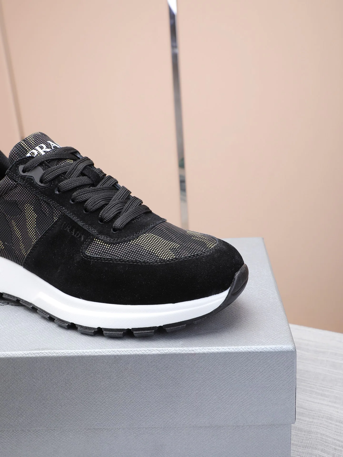 Кроссовки Мужские Prada 10844554
