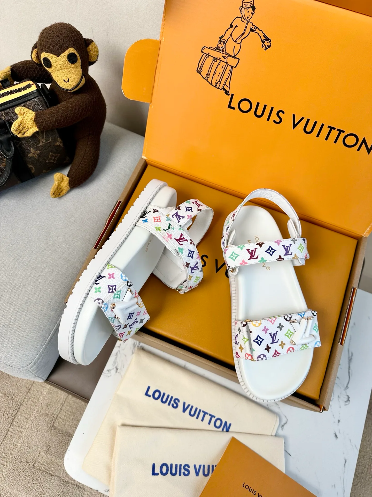 Сандалии Женские Louis Vuitton 23240