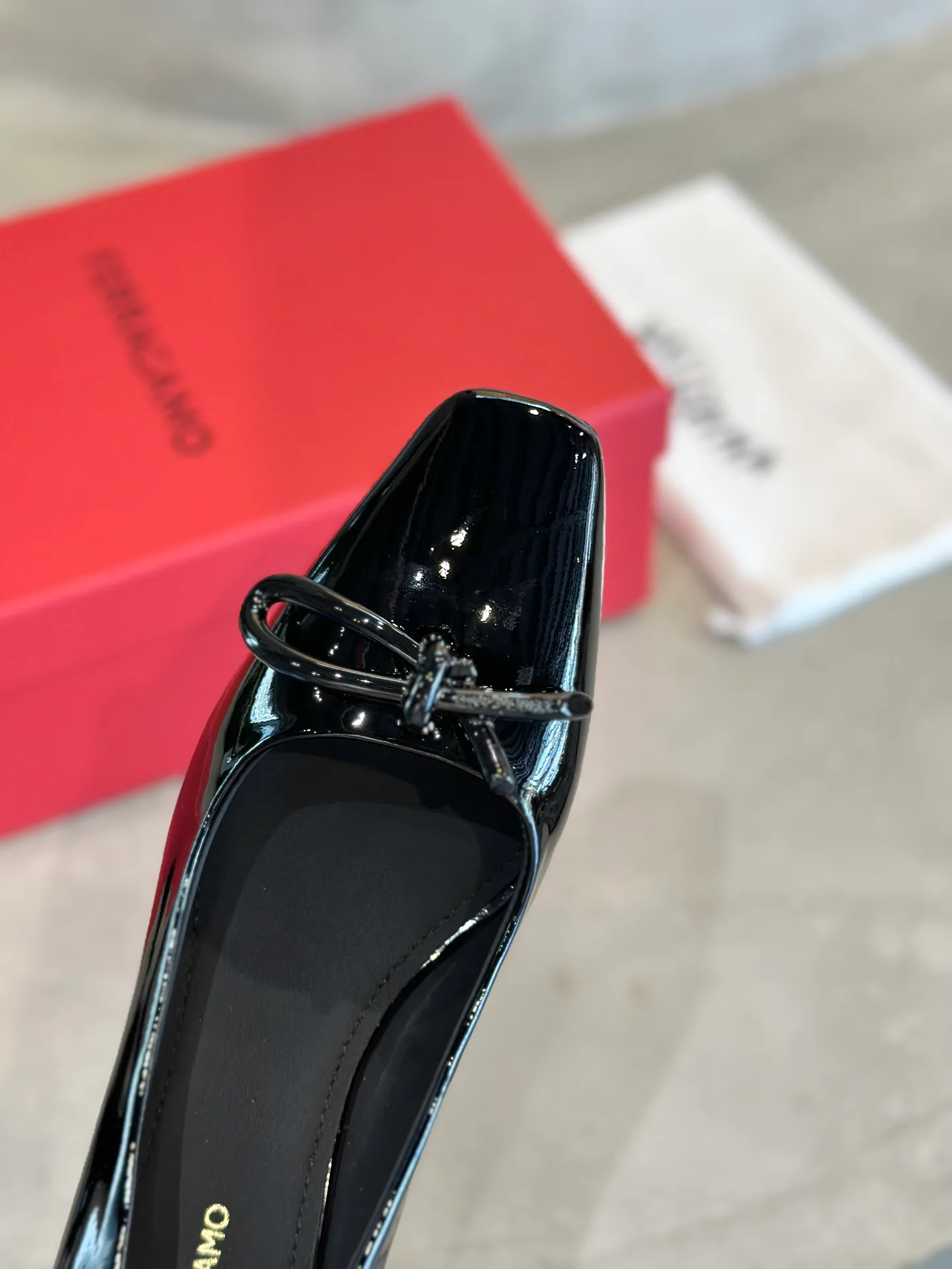 Туфли Женские Salvatore Ferragamo 18340735
