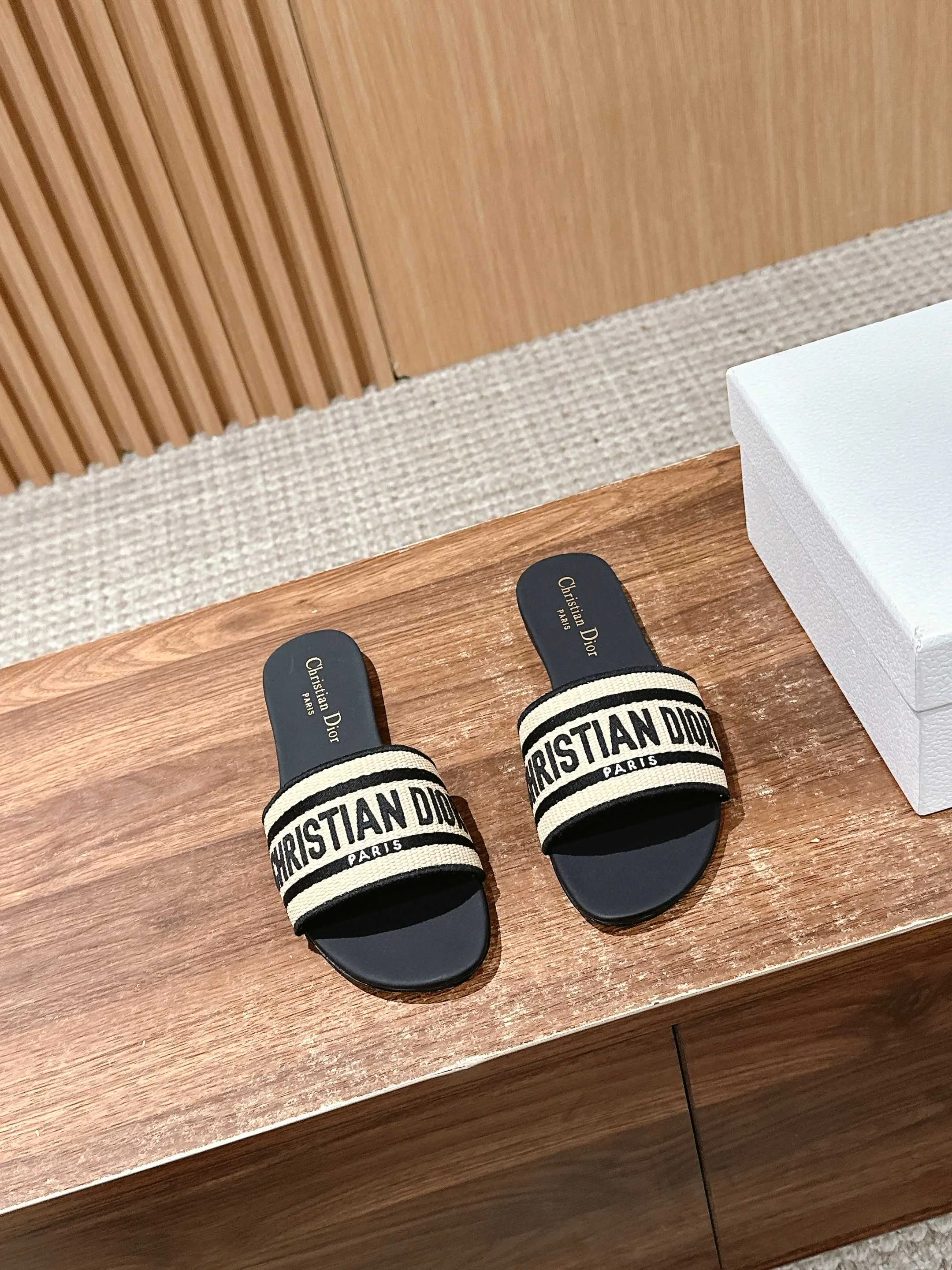 Шлепанцы Женские Christian Dior 11600091