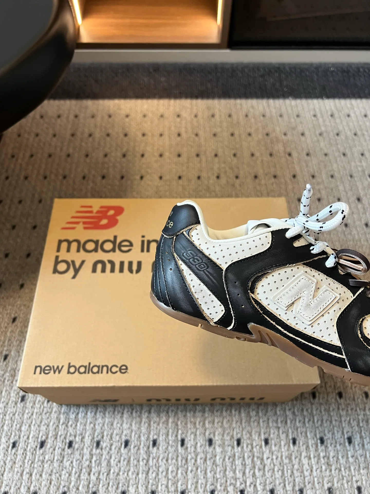 Кроссовки Женские Miu Miu 18139643