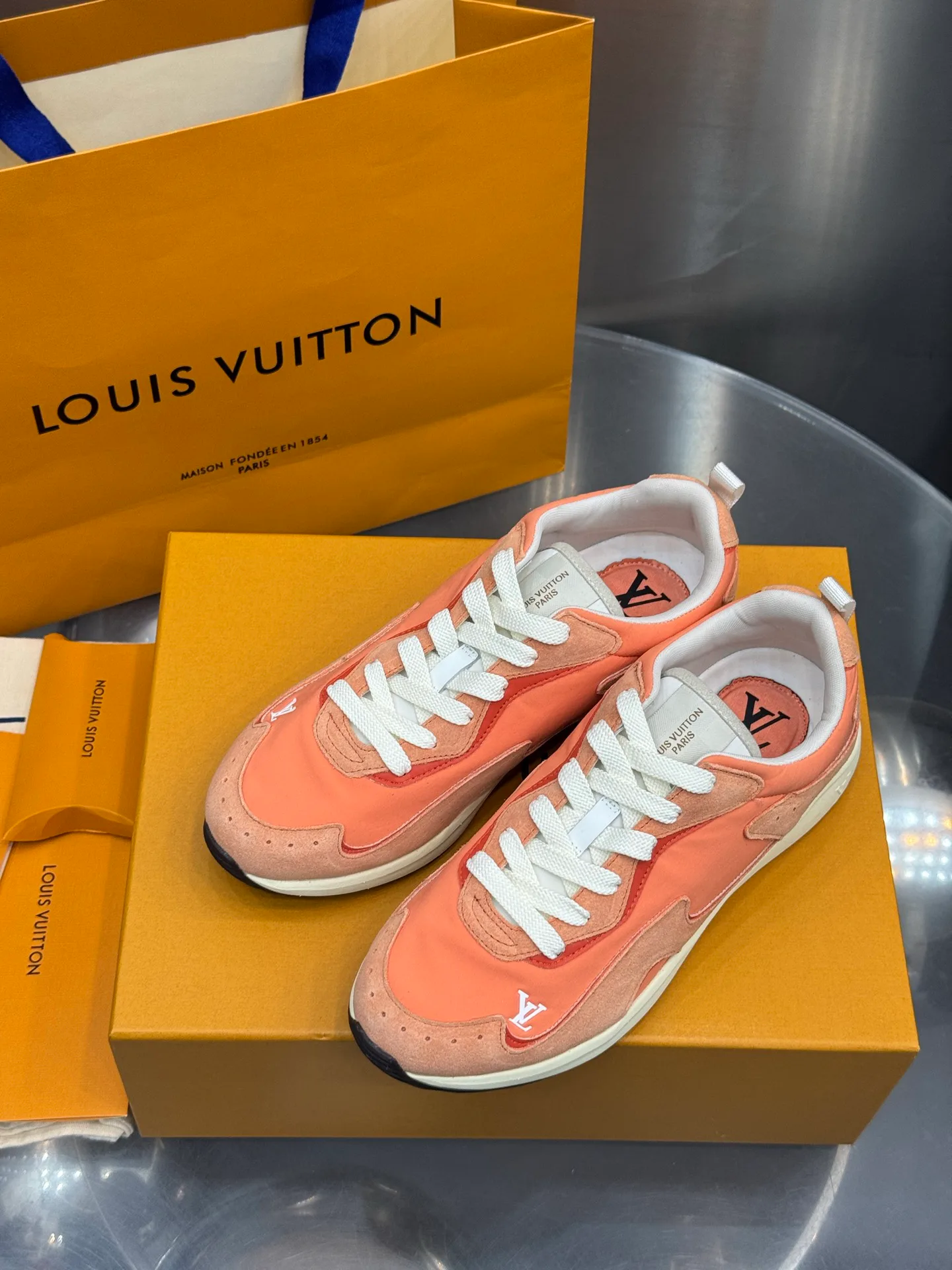 Кроссовки Мужские Louis Vuitton 18202639