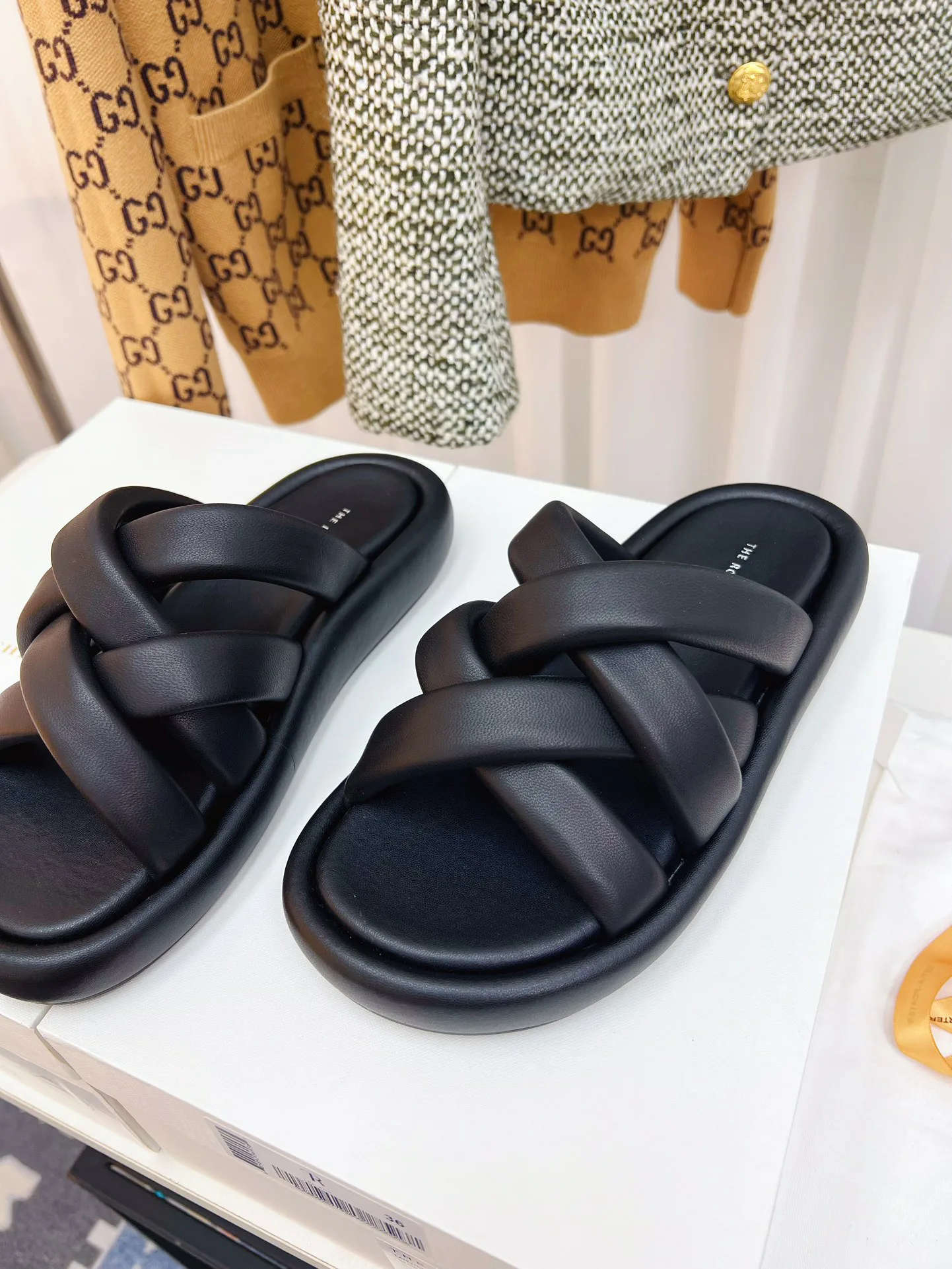 Шлепанцы Женские The Row 16910