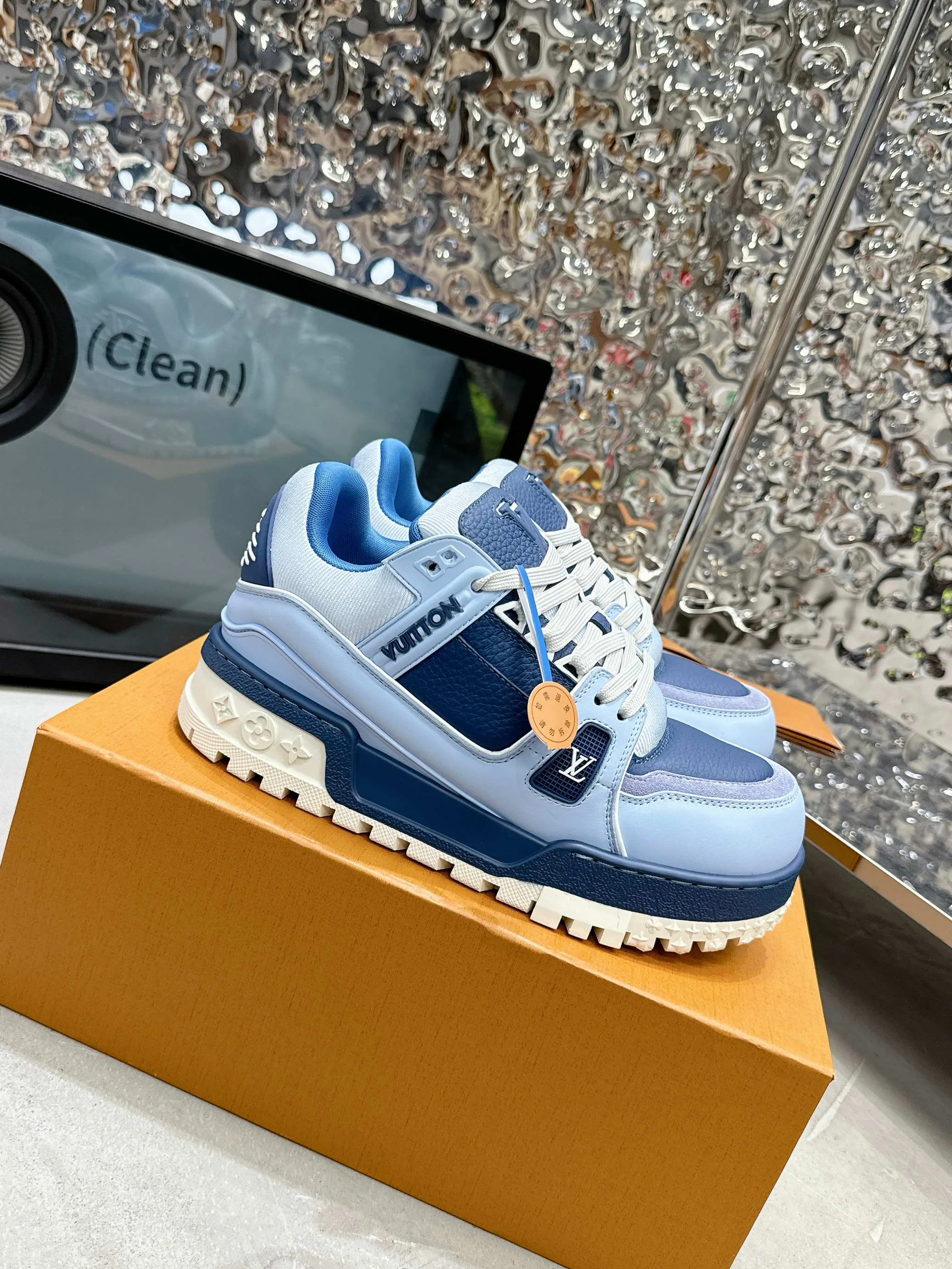 Кроссовки Женские Louis Vuitton 26328