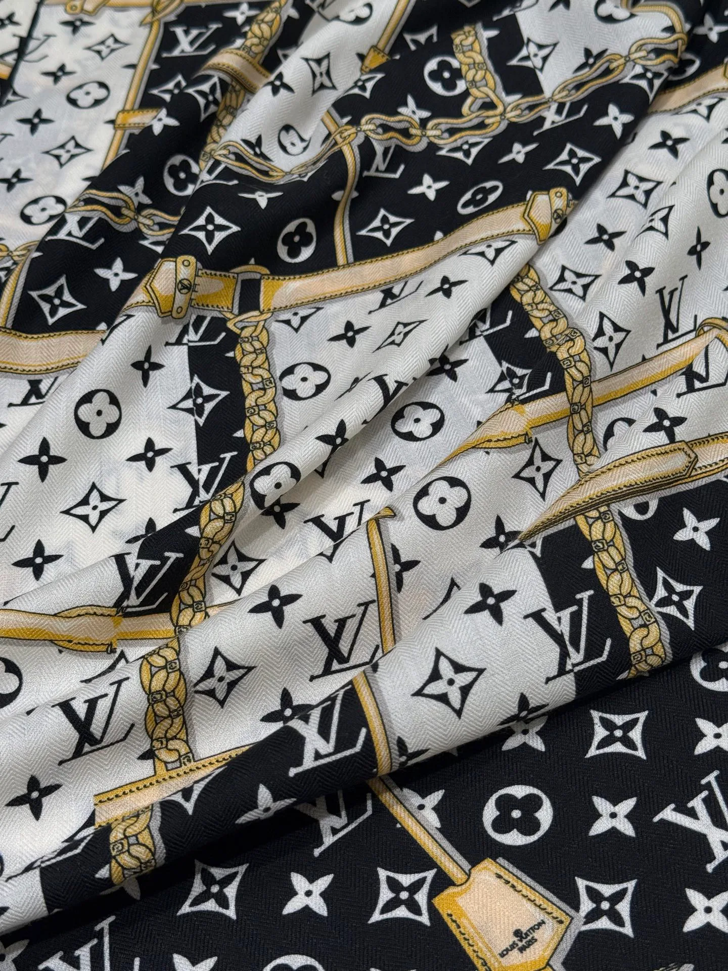 Шарфы Louis Vuitton 5904725