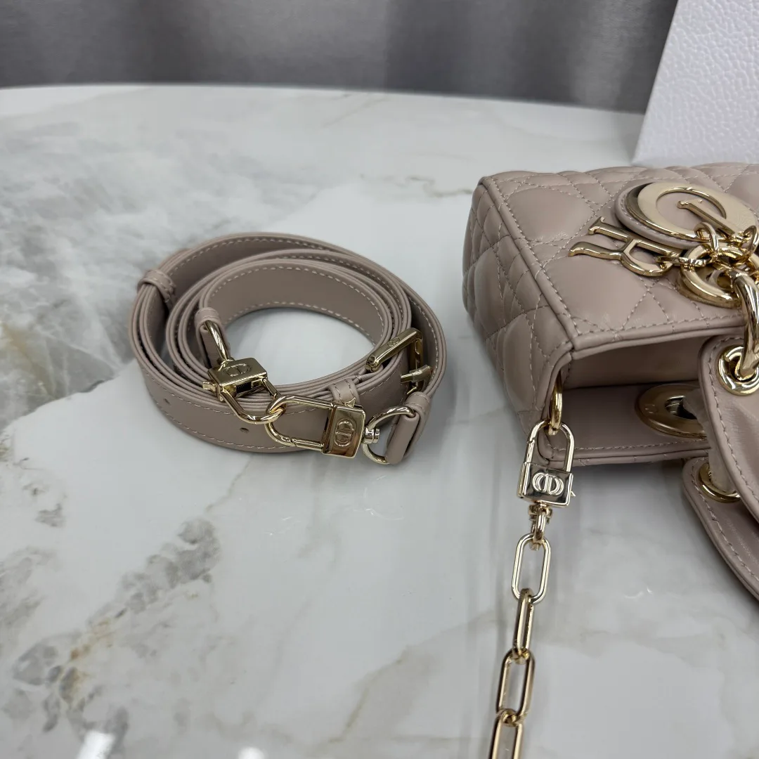 Классические Сумки Женские Christian Dior 11905770